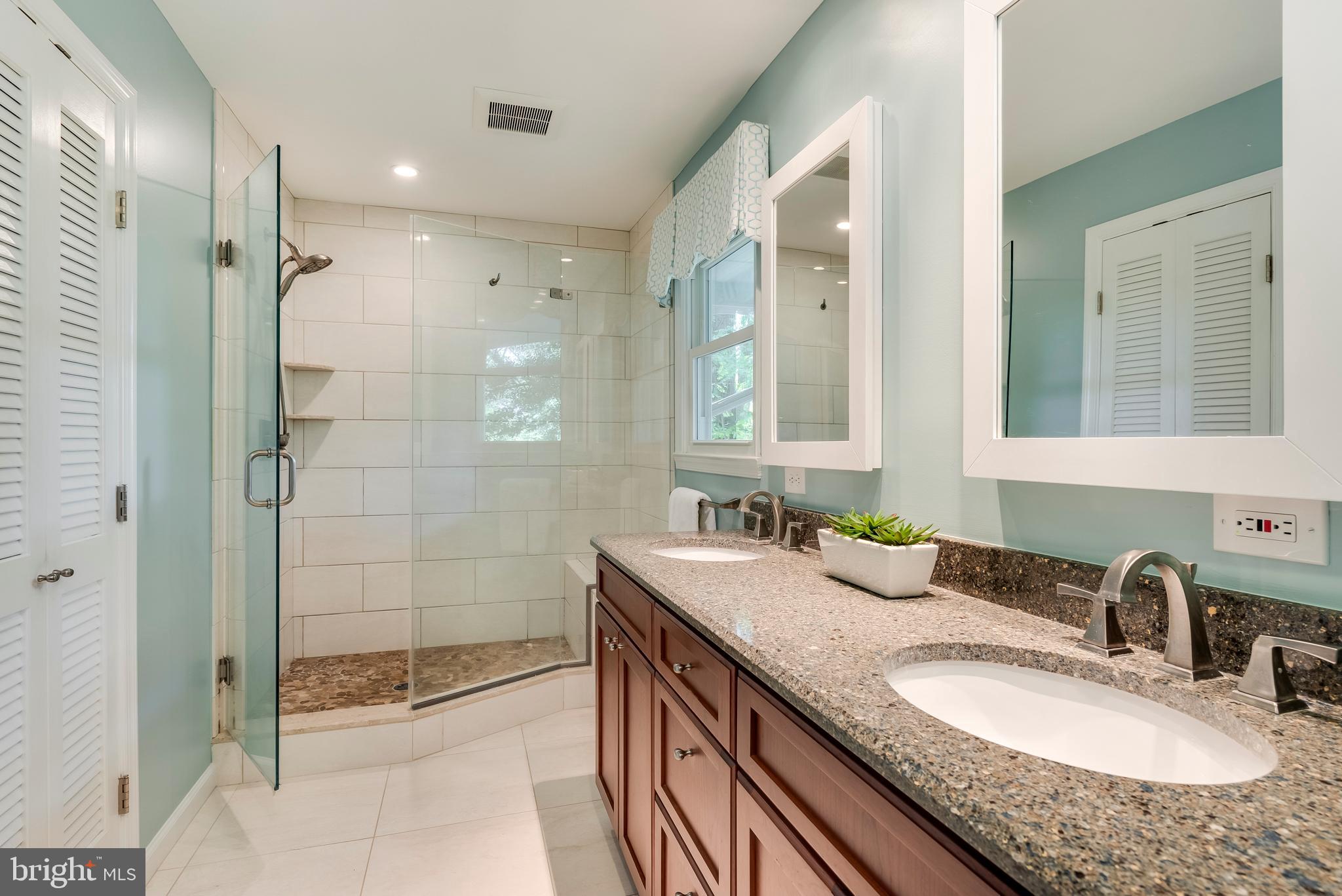 PENDENNIS MOUNT - Residential