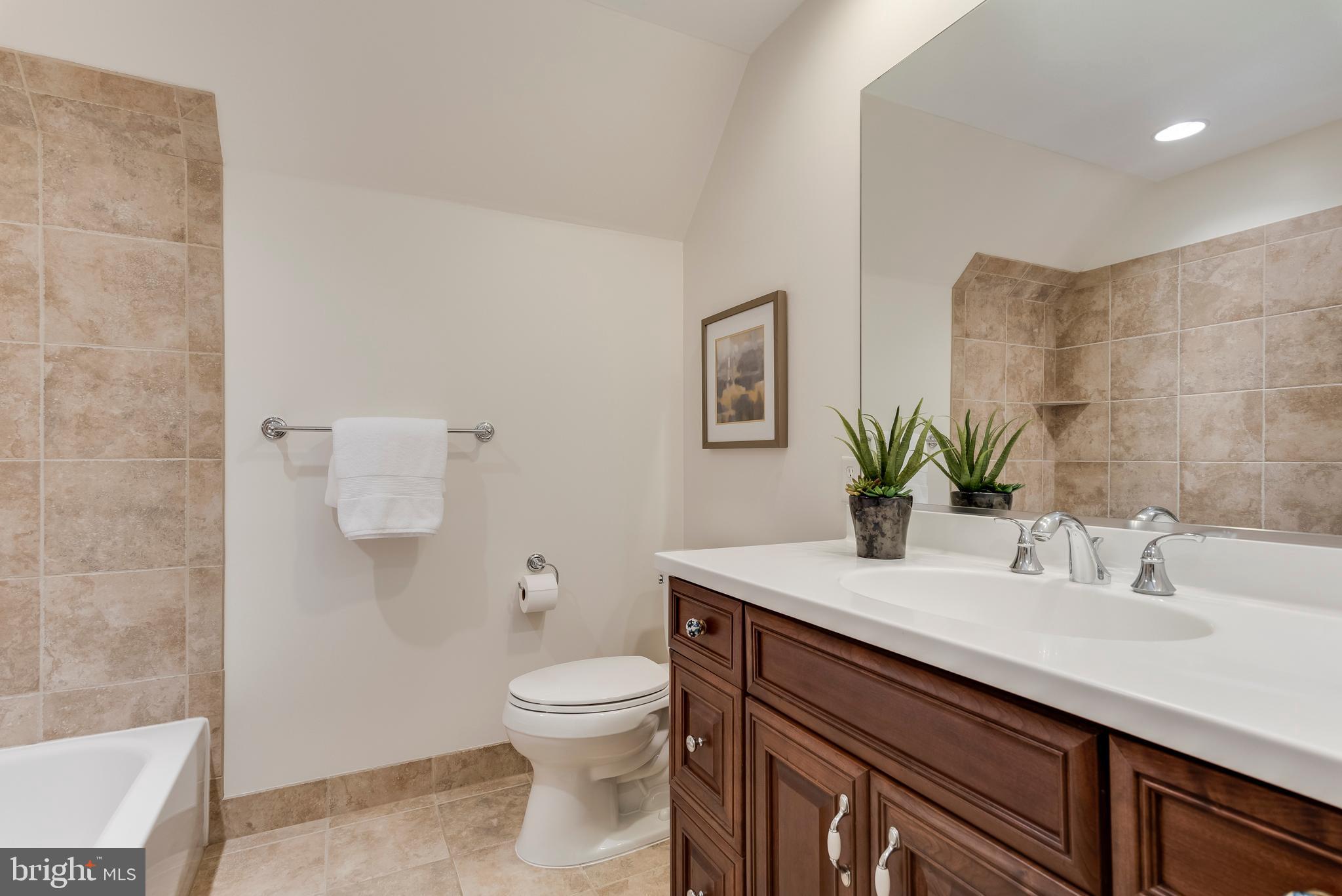 PENDENNIS MOUNT - Residential