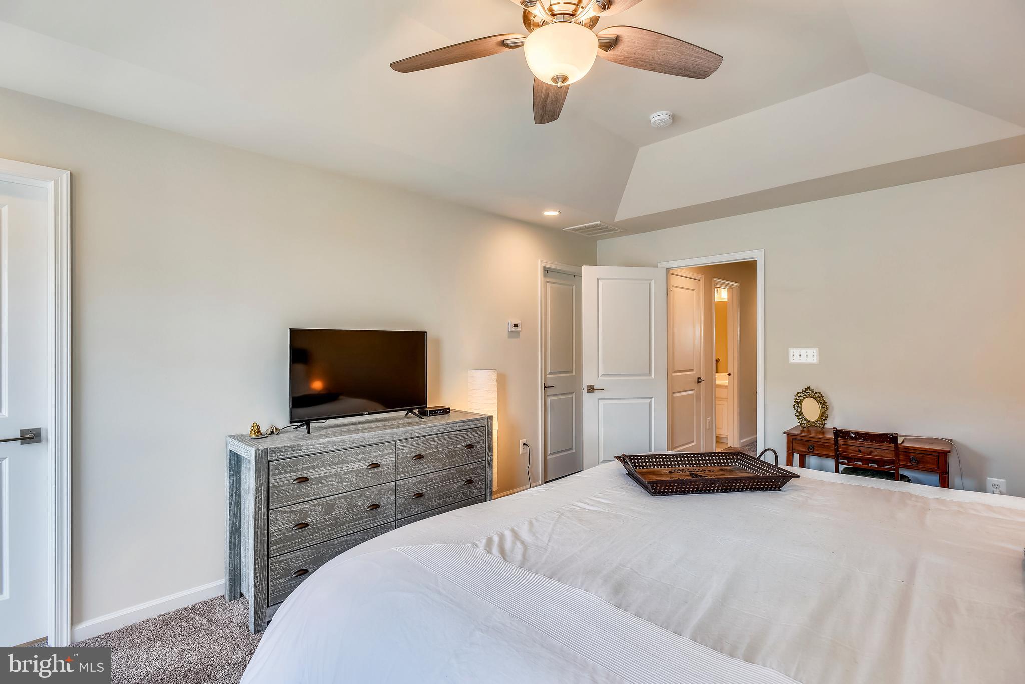 LOUDOUN VALLEY ESTATES 2 - Residential