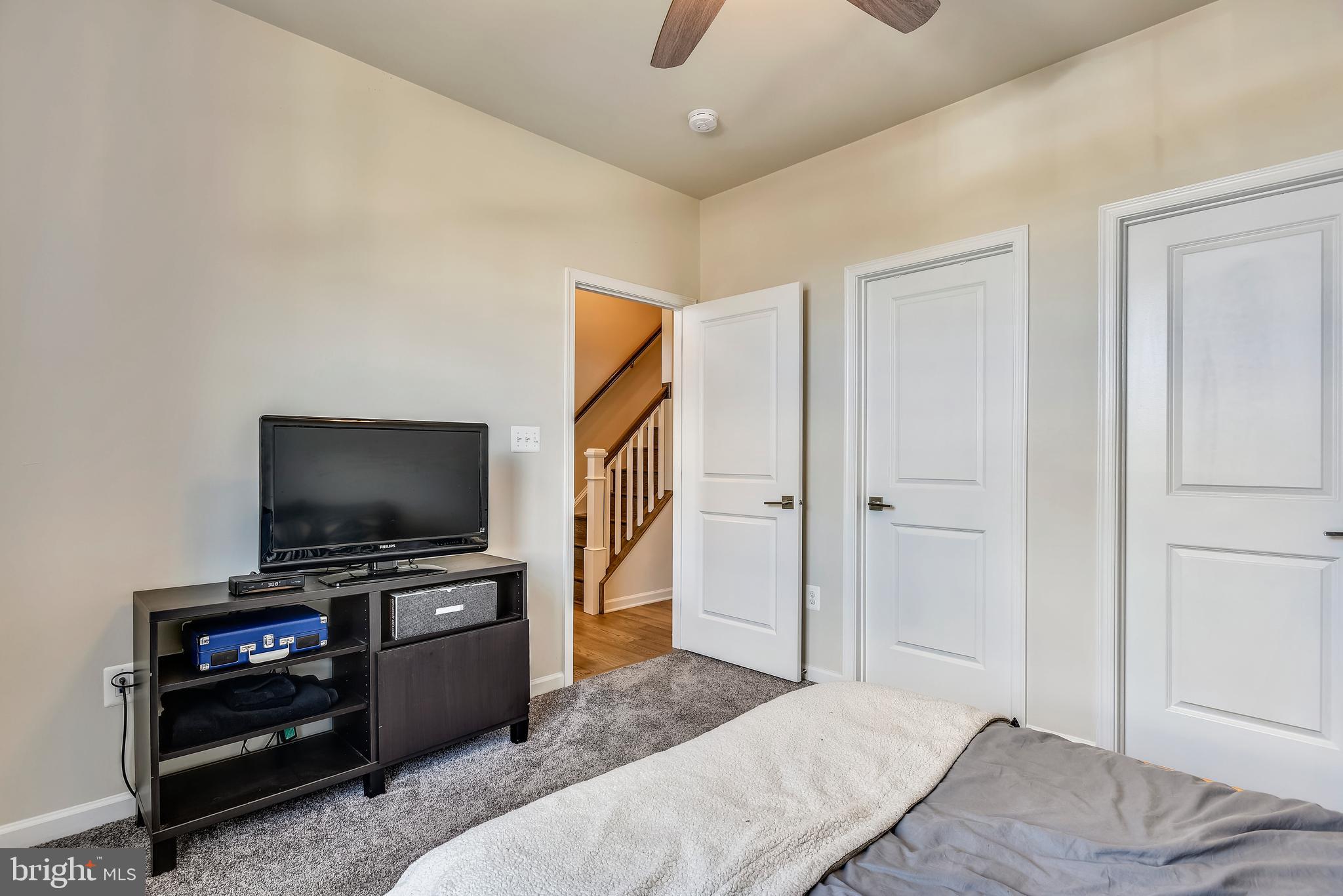 LOUDOUN VALLEY ESTATES 2 - Residential