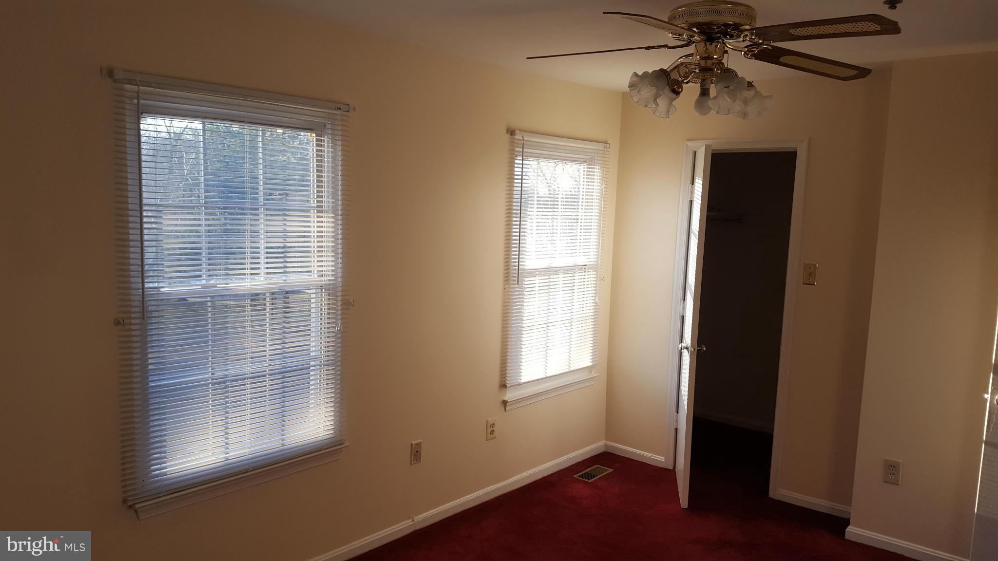 LONDON WOODS - Residential Lease