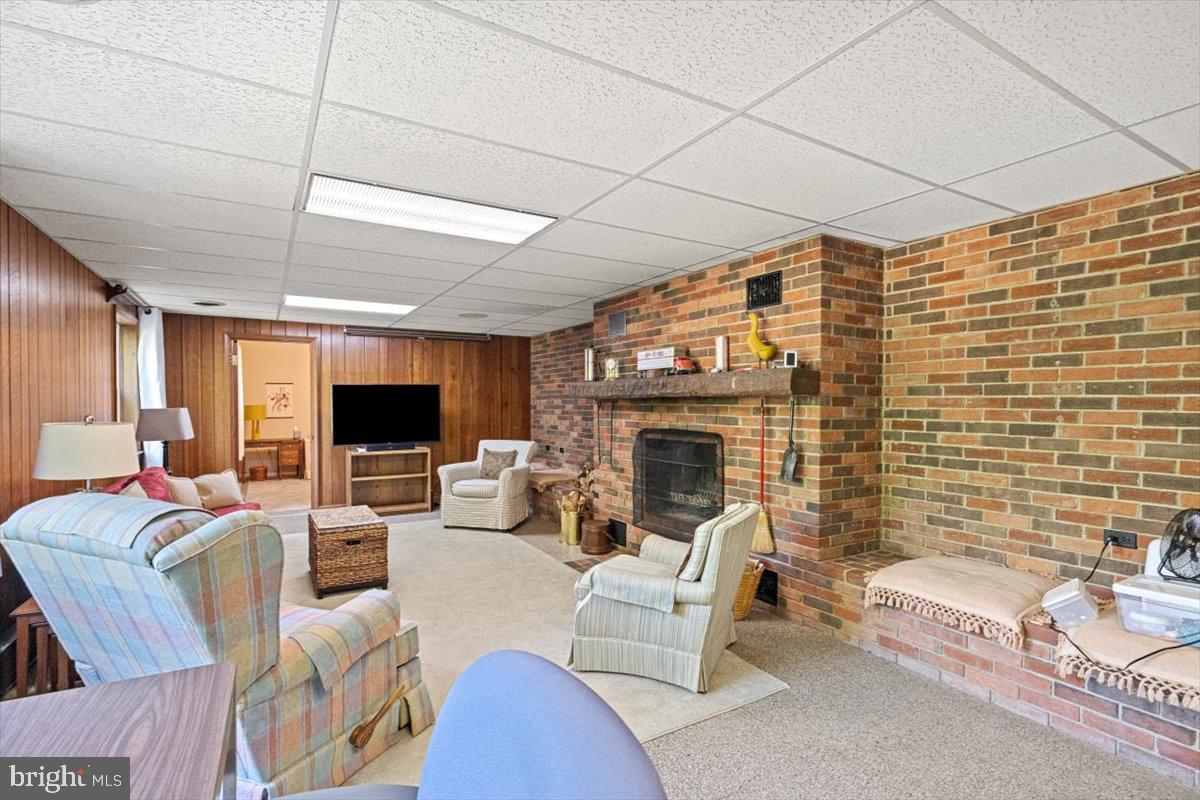 WHITTIER ACRES - Residential