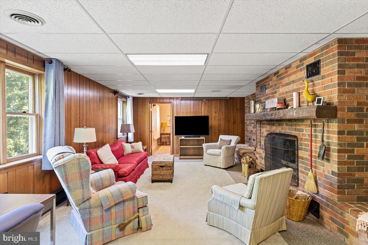 WHITTIER ACRES - Residential