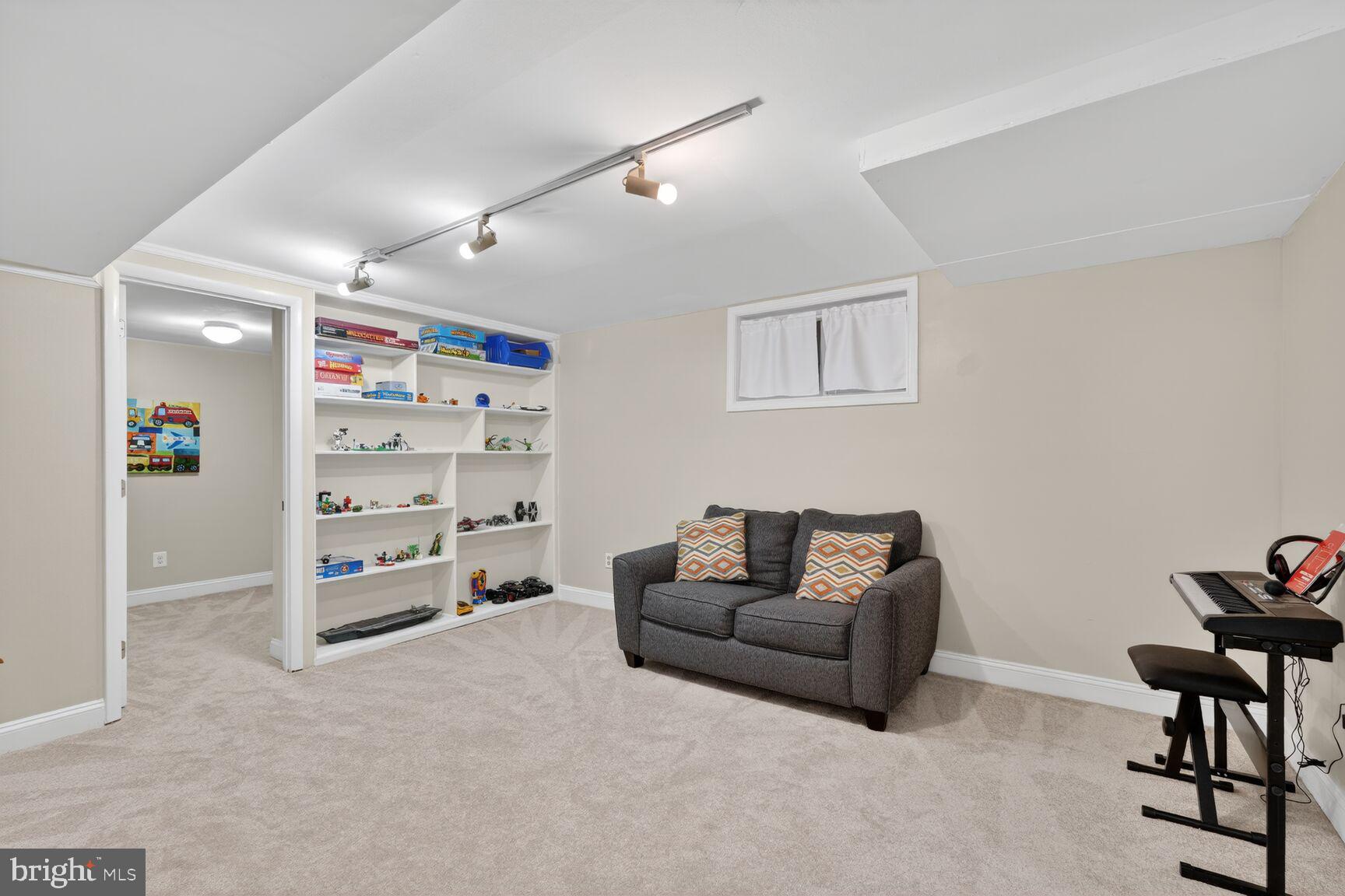 ROSE HILL FARMS - Residential