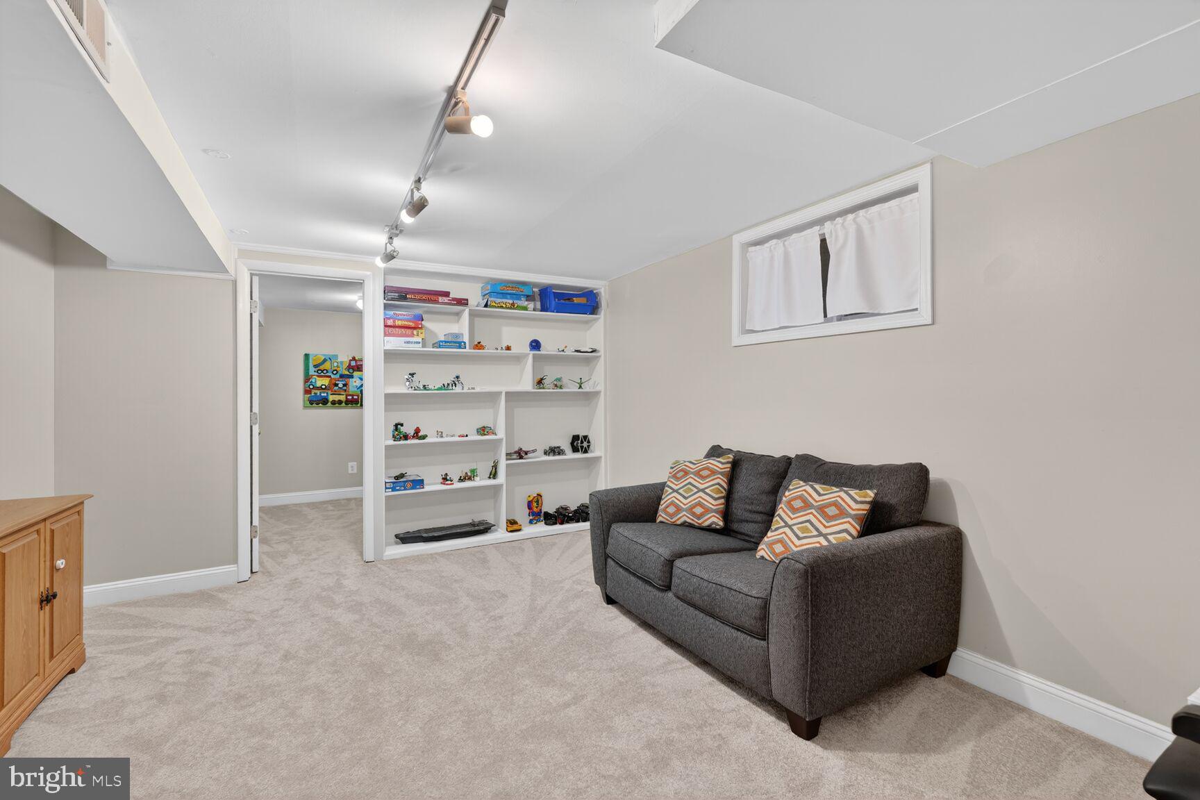 ROSE HILL FARMS - Residential