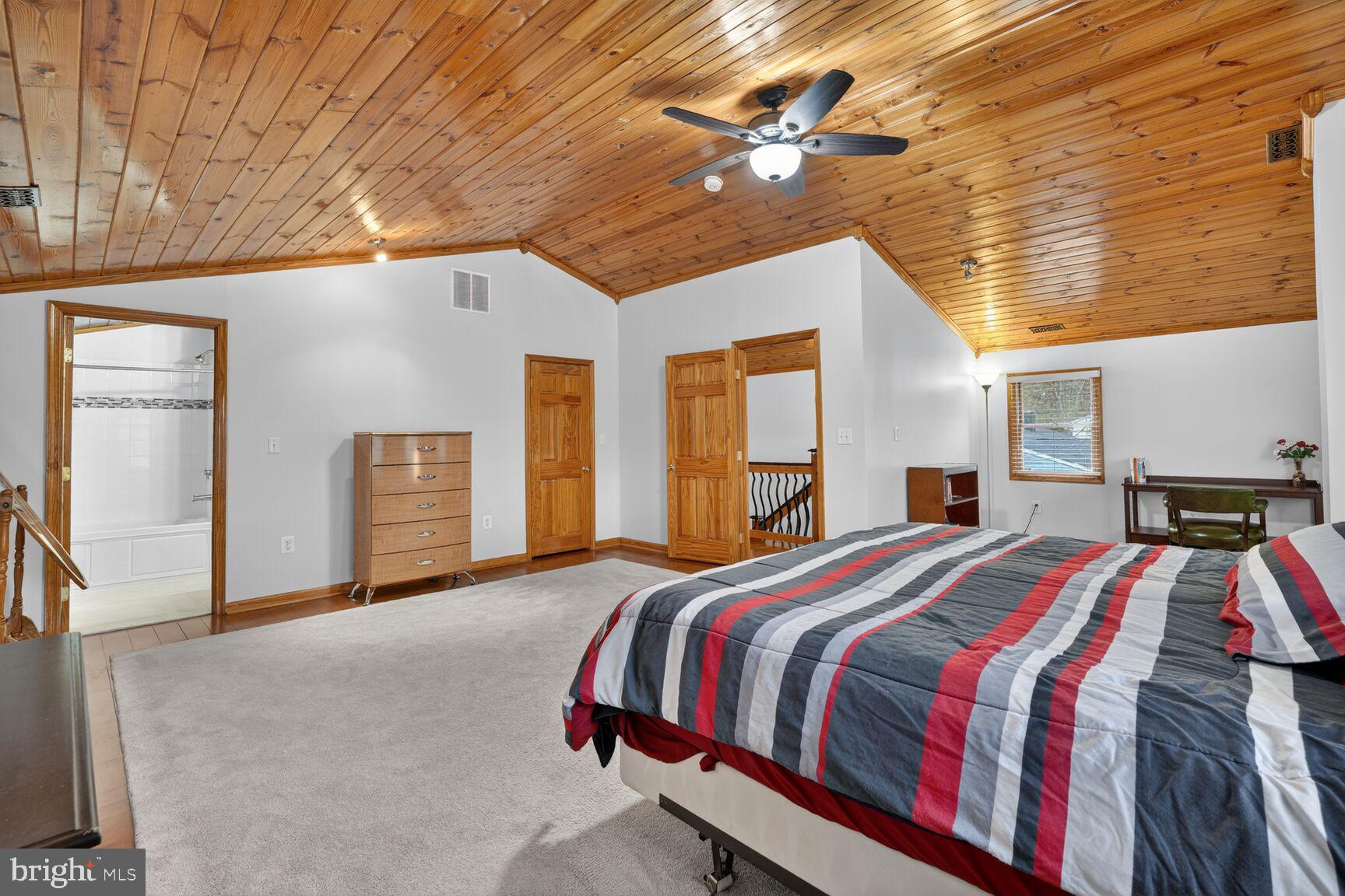 ROSE HILL FARMS - Residential