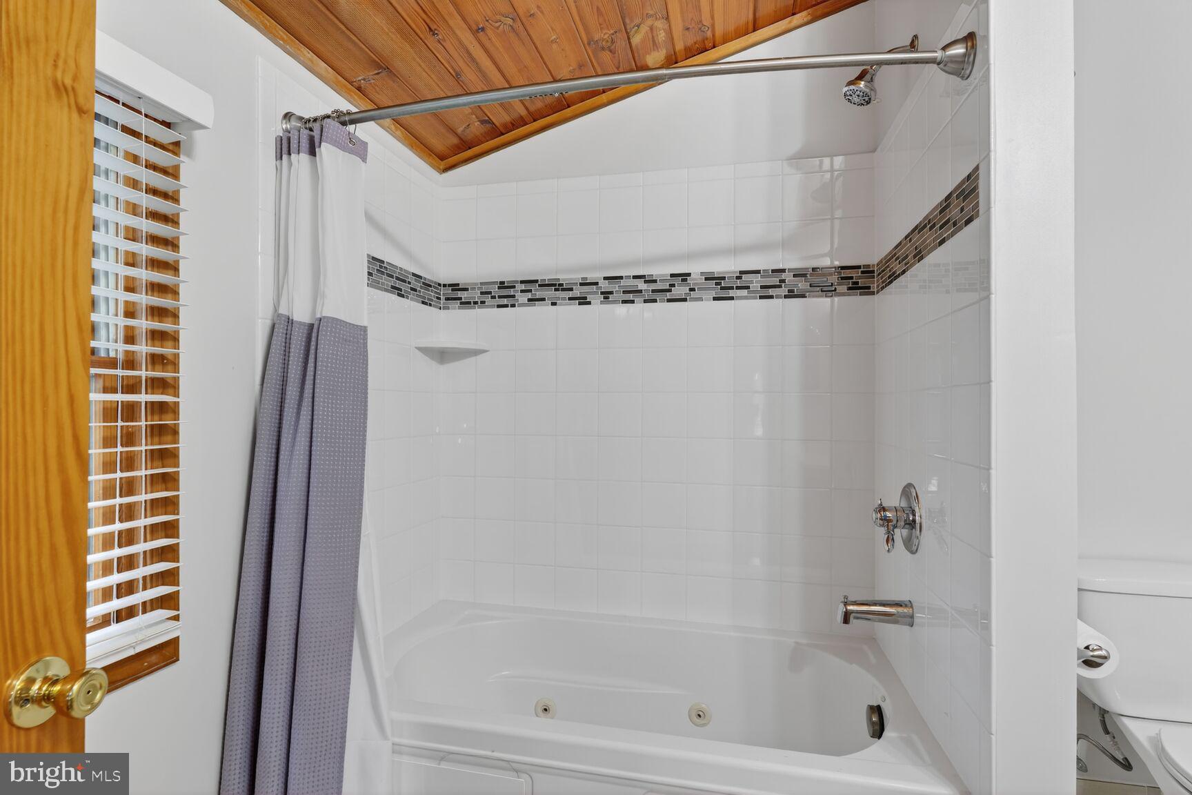 ROSE HILL FARMS - Residential