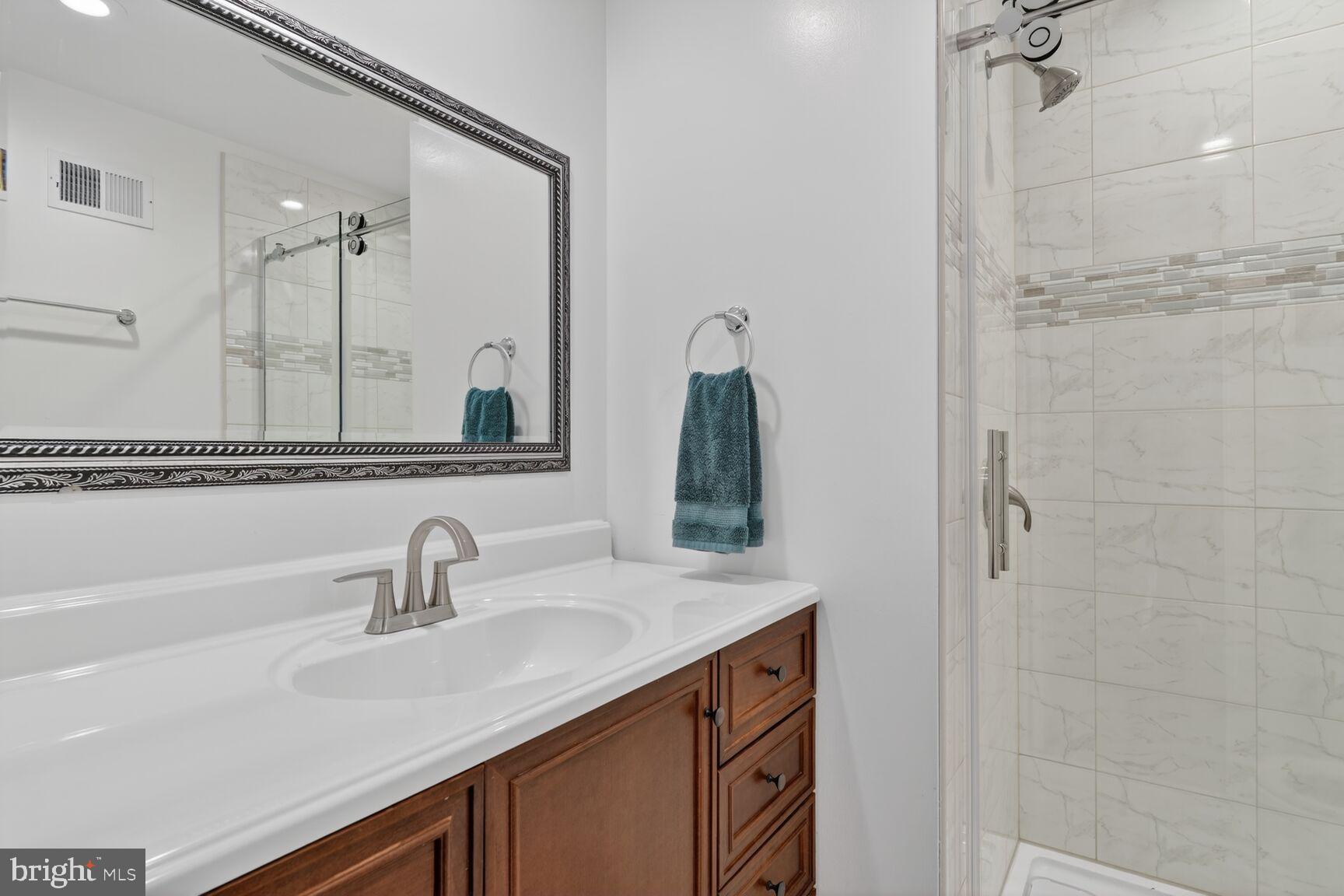 ROSE HILL FARMS - Residential