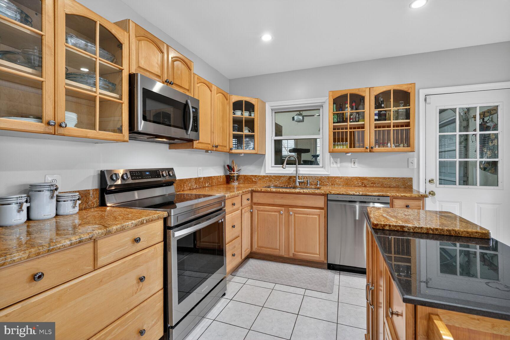 ROSE HILL FARMS - Residential