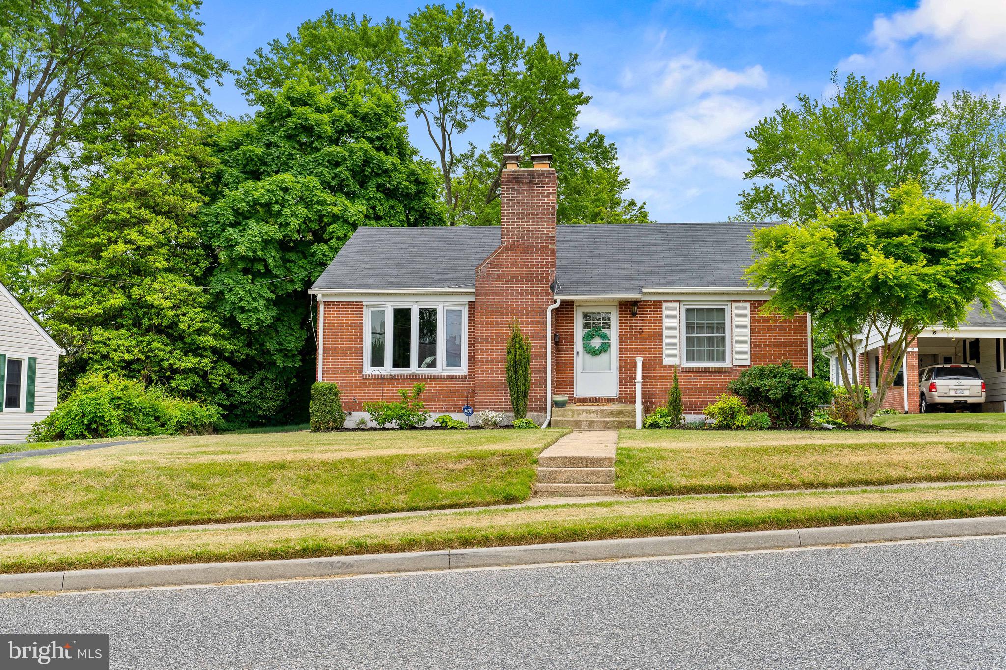 PARADISE MANOR - Residential