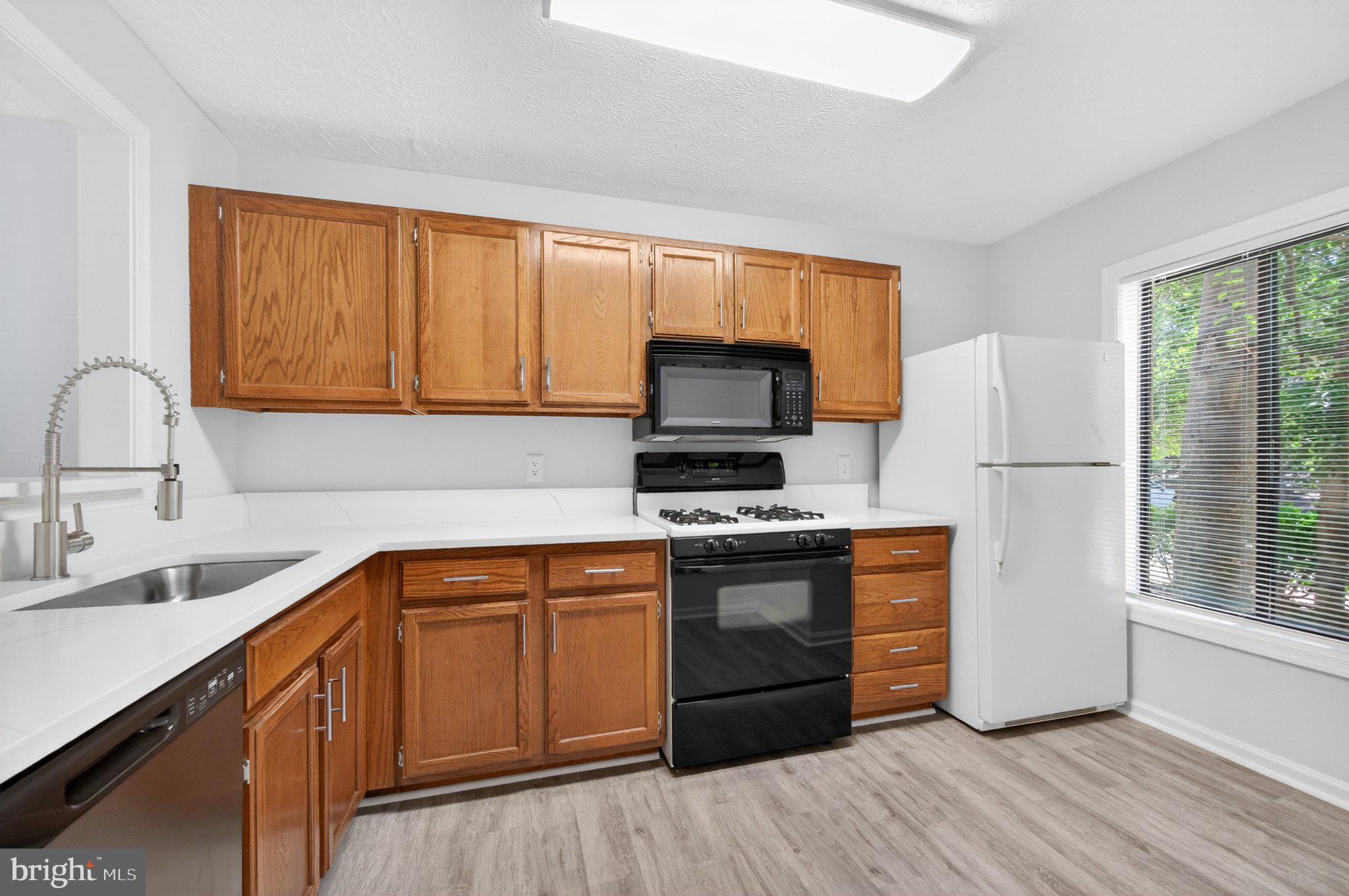 2281 HUNTERS RUN DRIVE 2281