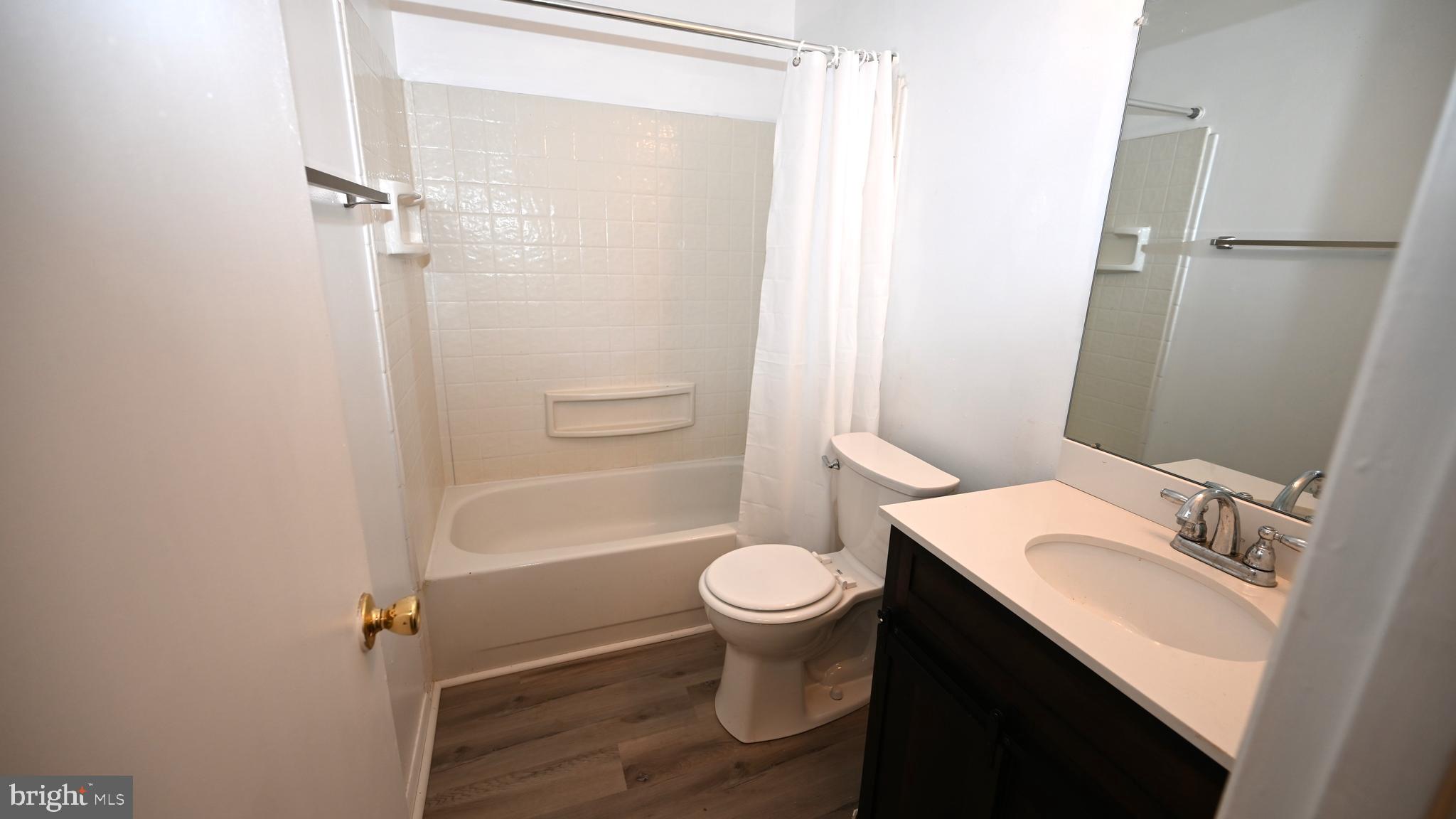 WHITE OAK VILLAGE SUB - Residential Lease