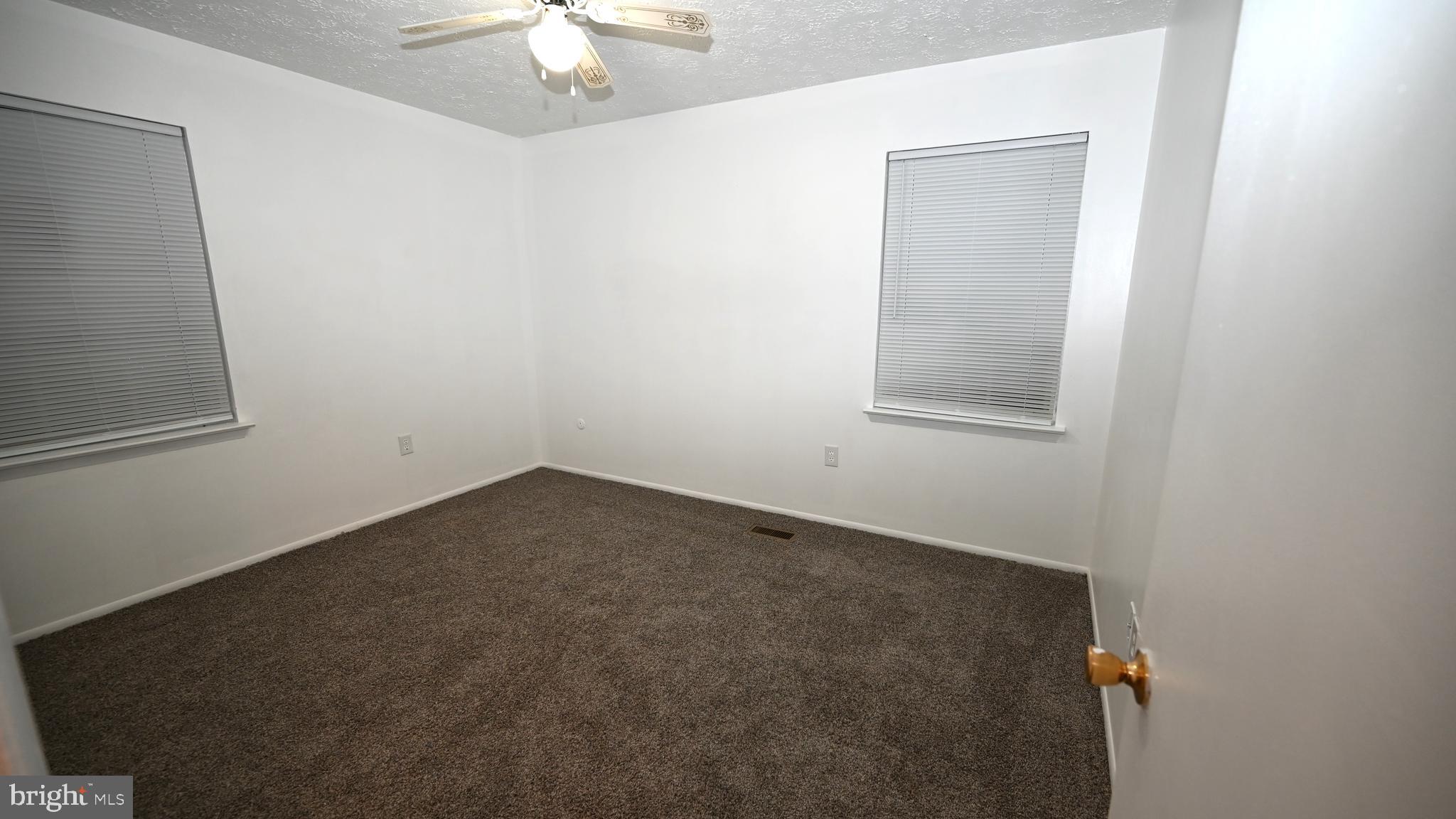 WHITE OAK VILLAGE SUB - Residential Lease