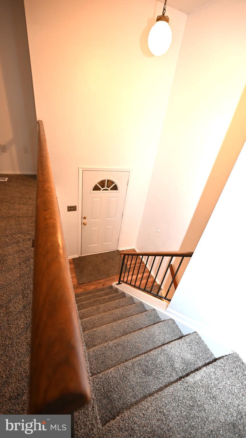 WHITE OAK VILLAGE SUB - Residential Lease