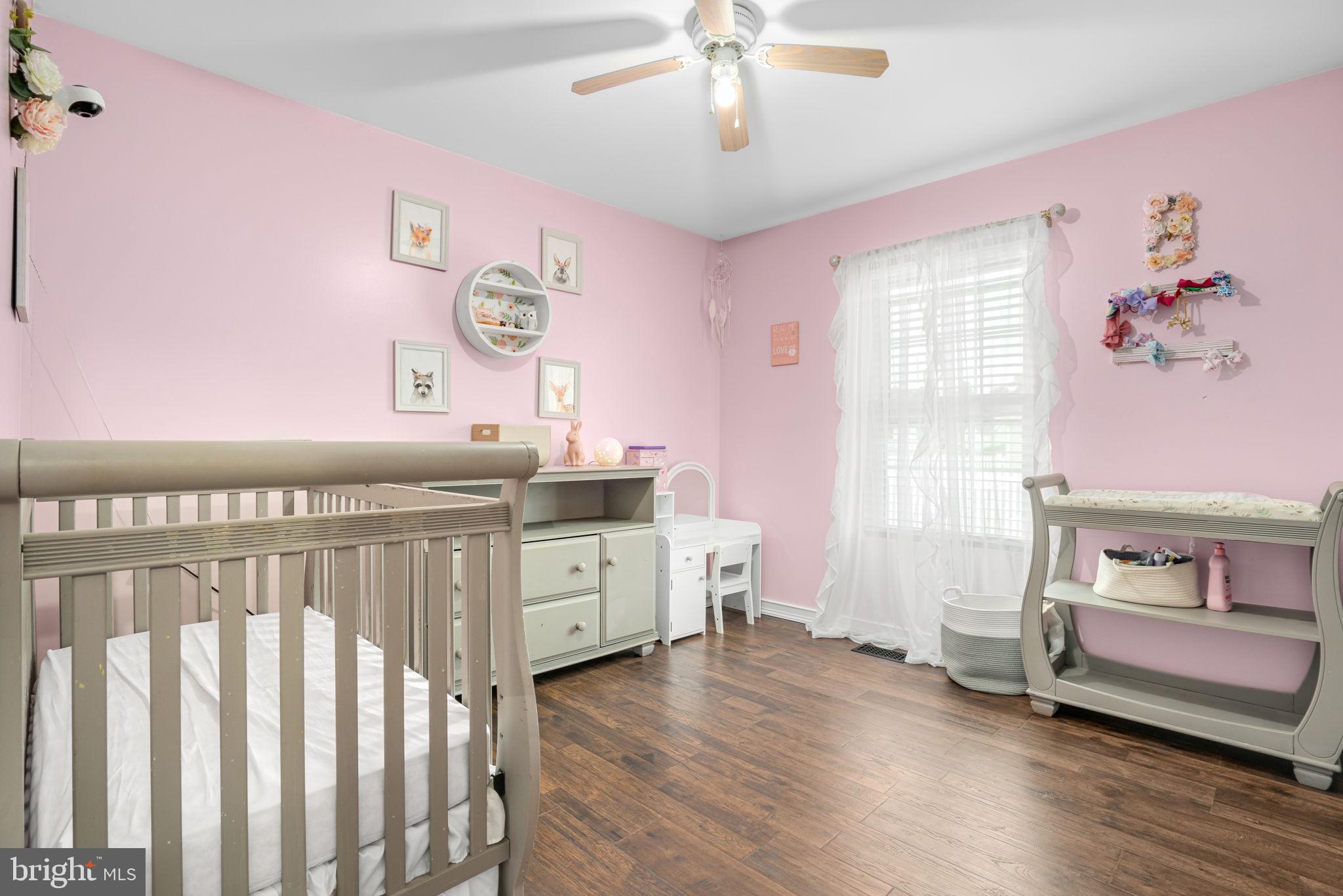 CAPTAIN'S COVE - Residential