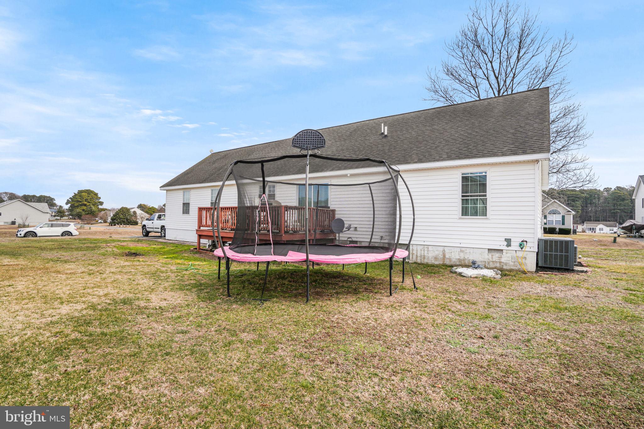 CAPTAIN'S COVE - Residential