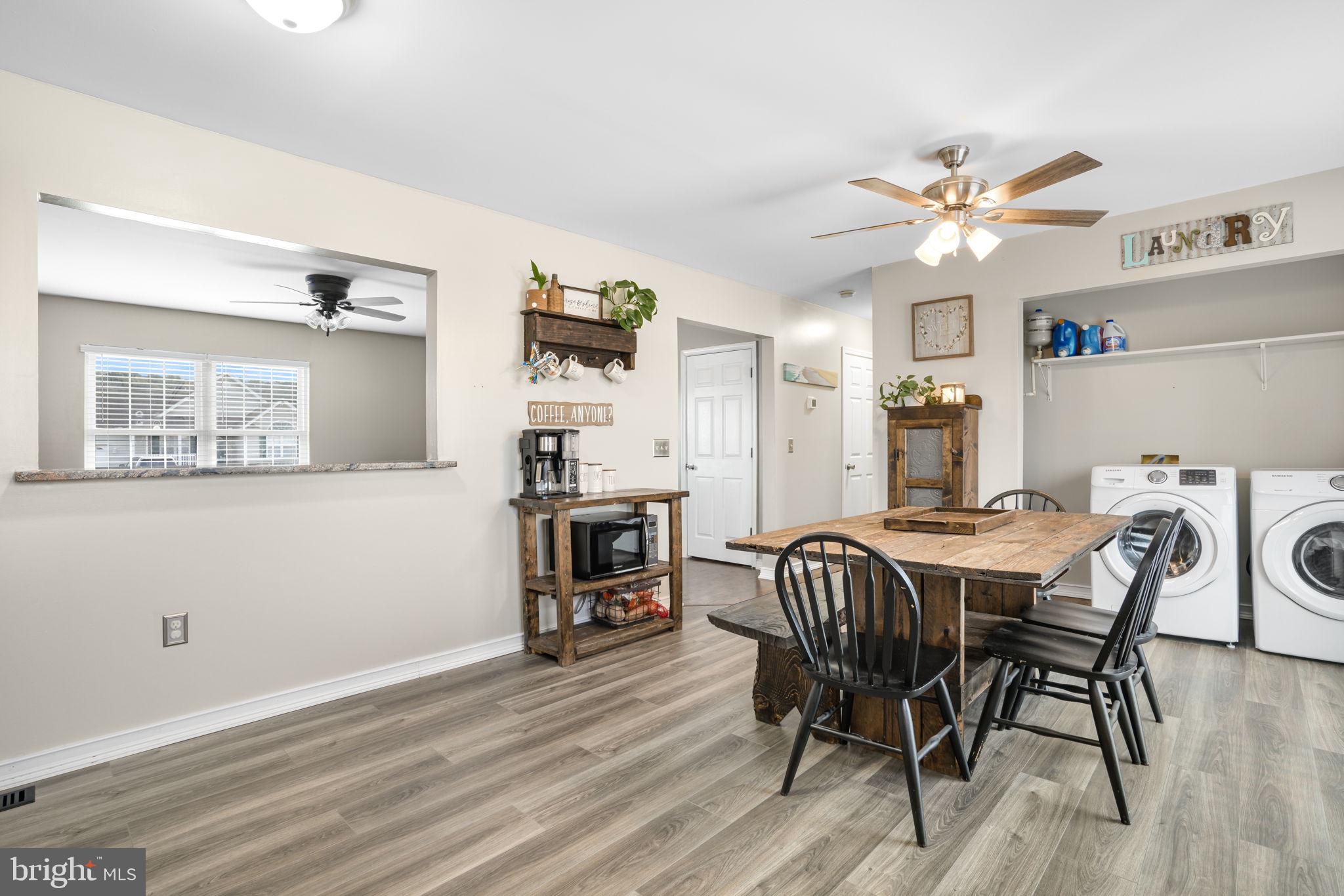 CAPTAIN'S COVE - Residential