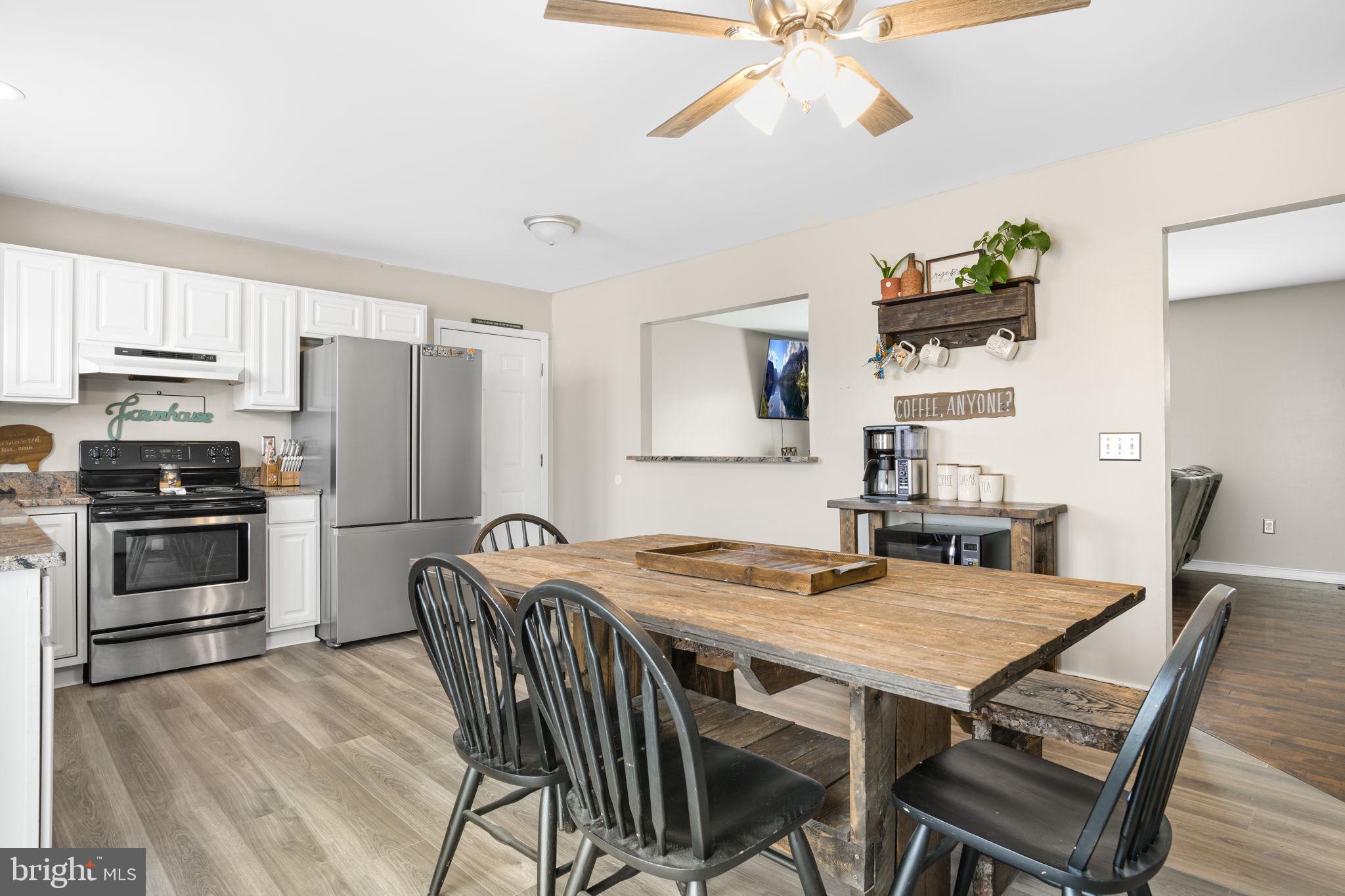 CAPTAIN'S COVE - Residential