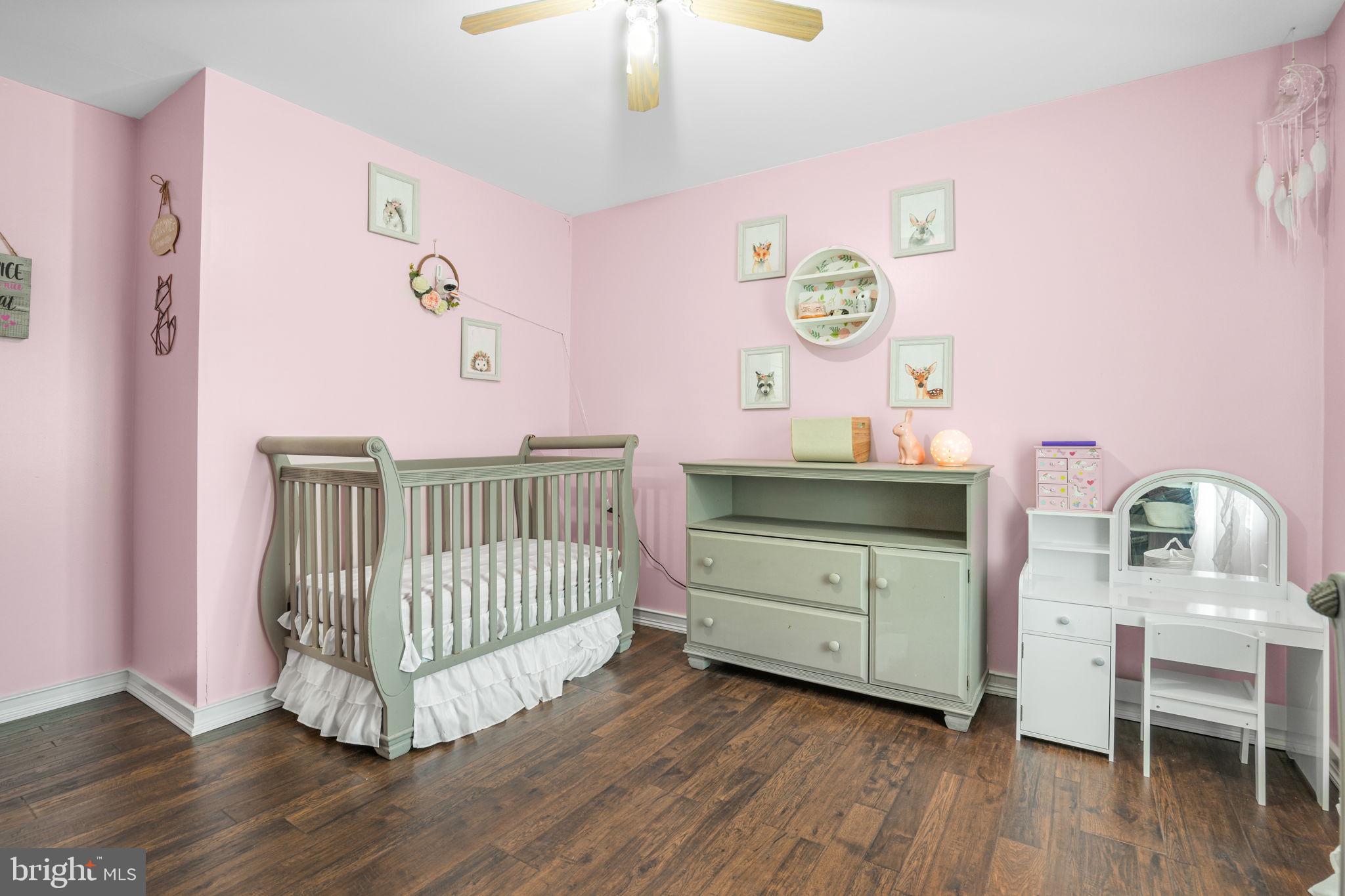 CAPTAIN'S COVE - Residential