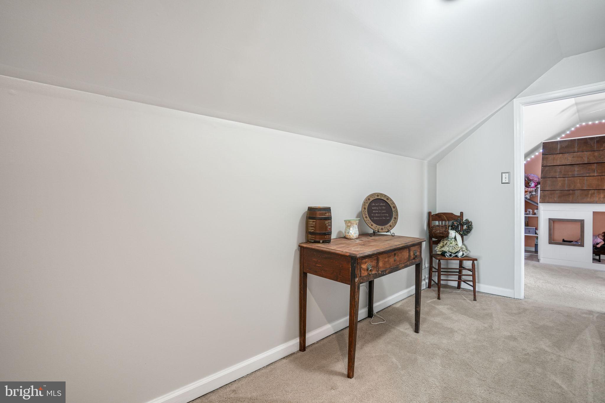 CAPTAIN'S COVE - Residential