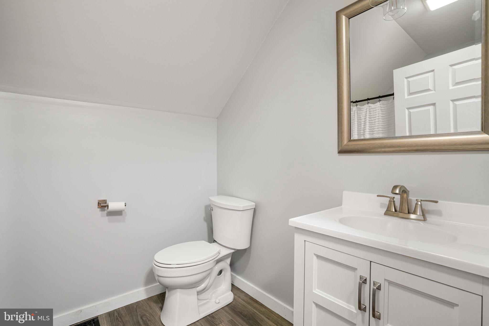 CAPTAIN'S COVE - Residential