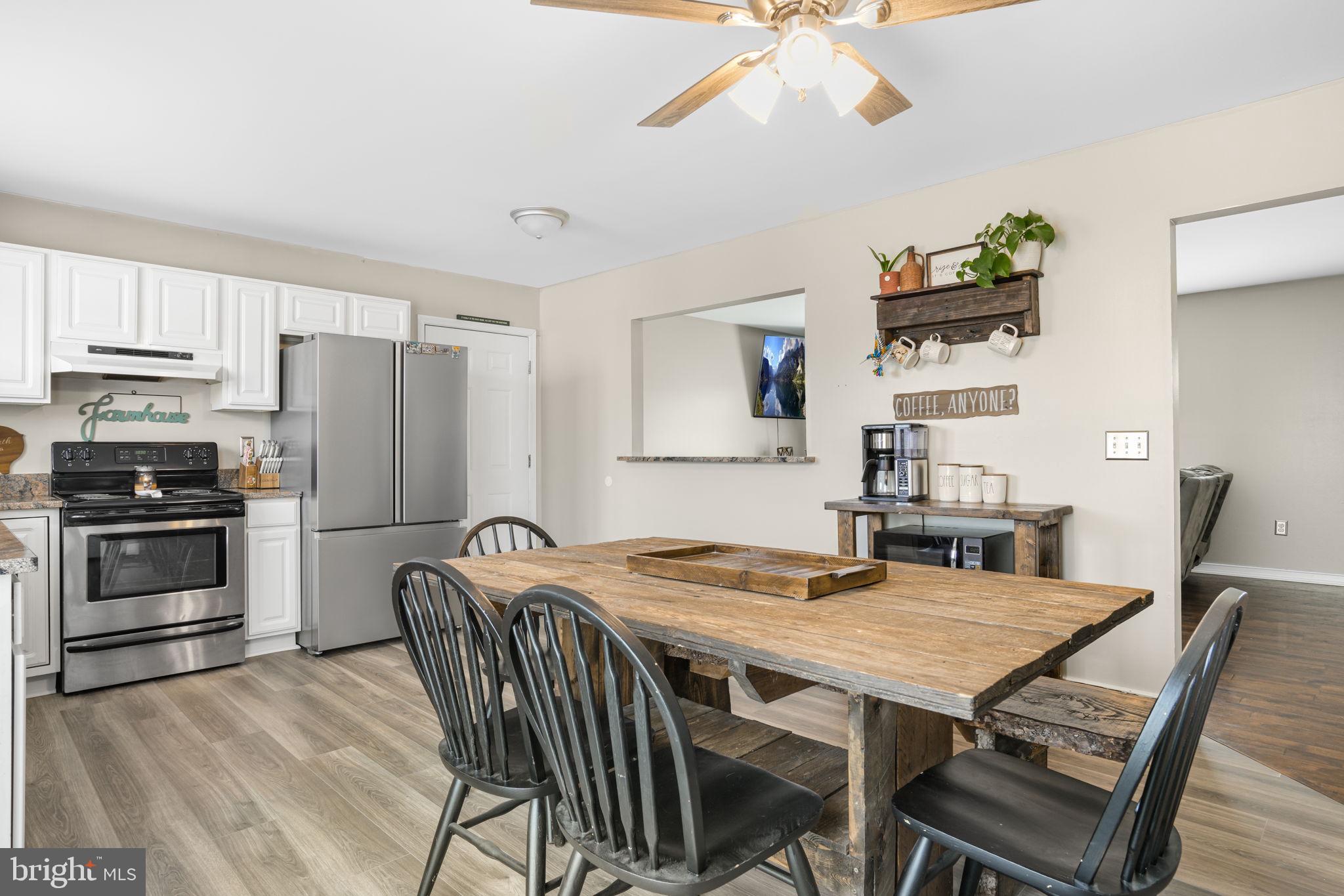 CAPTAIN'S COVE - Residential