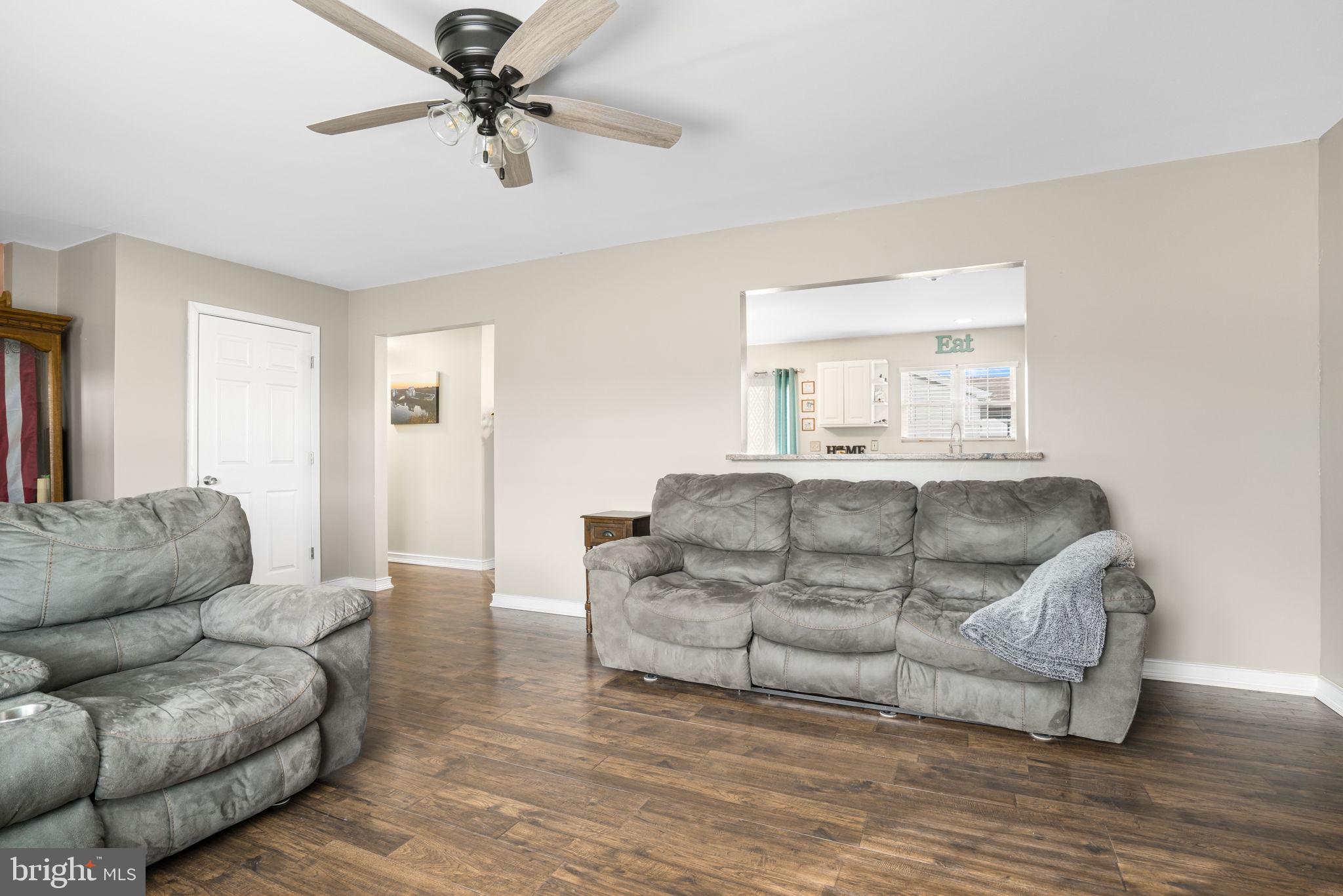 CAPTAIN'S COVE - Residential