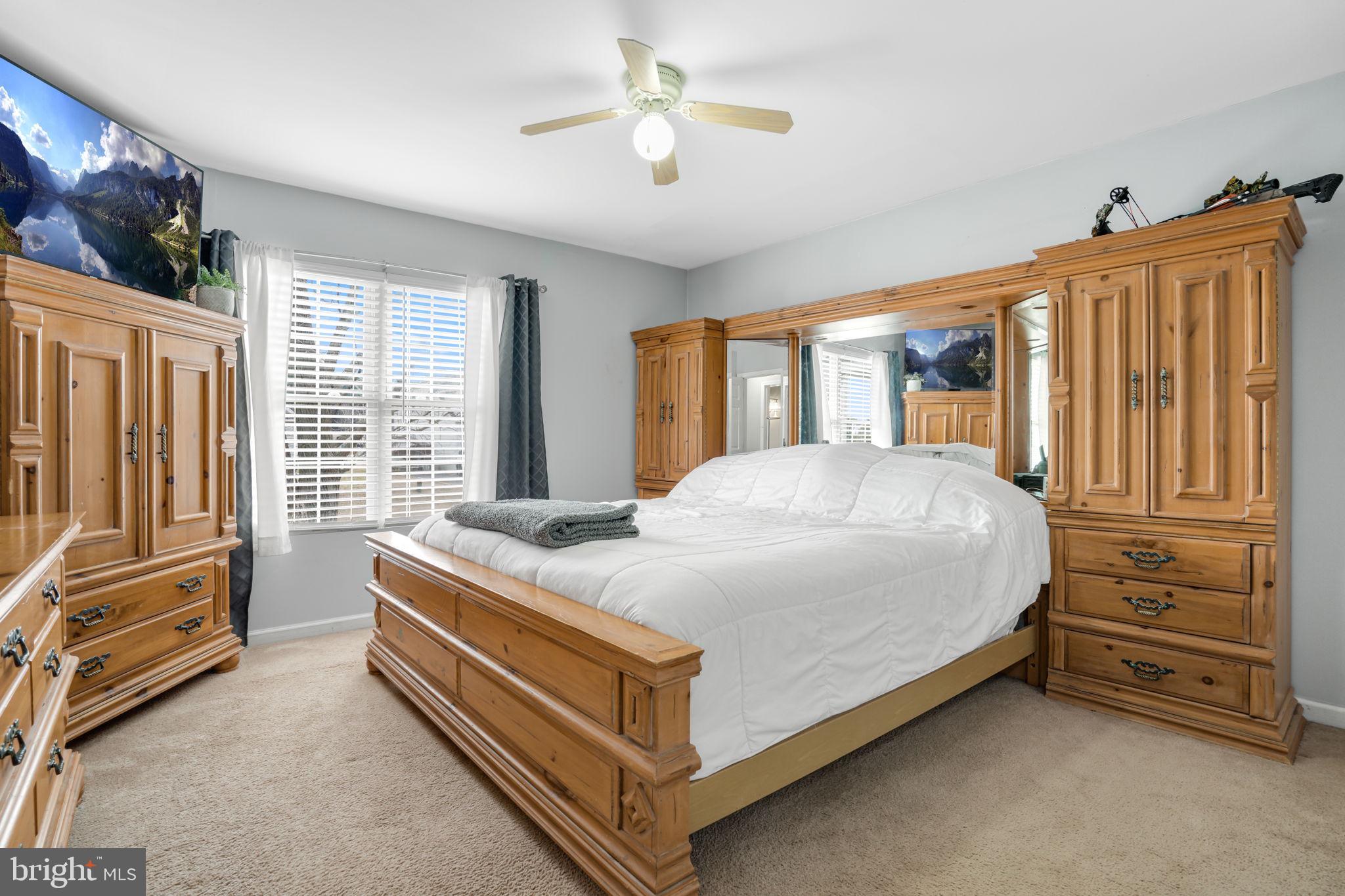 CAPTAIN'S COVE - Residential