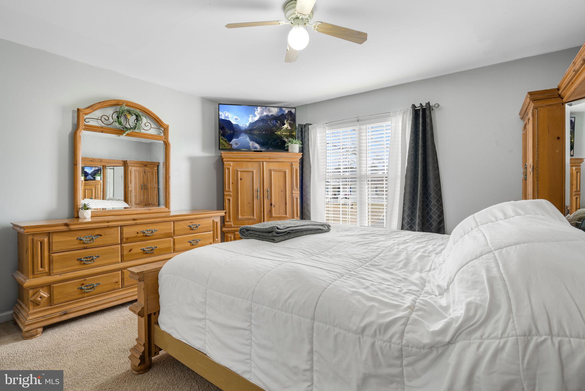 CAPTAIN'S COVE - Residential