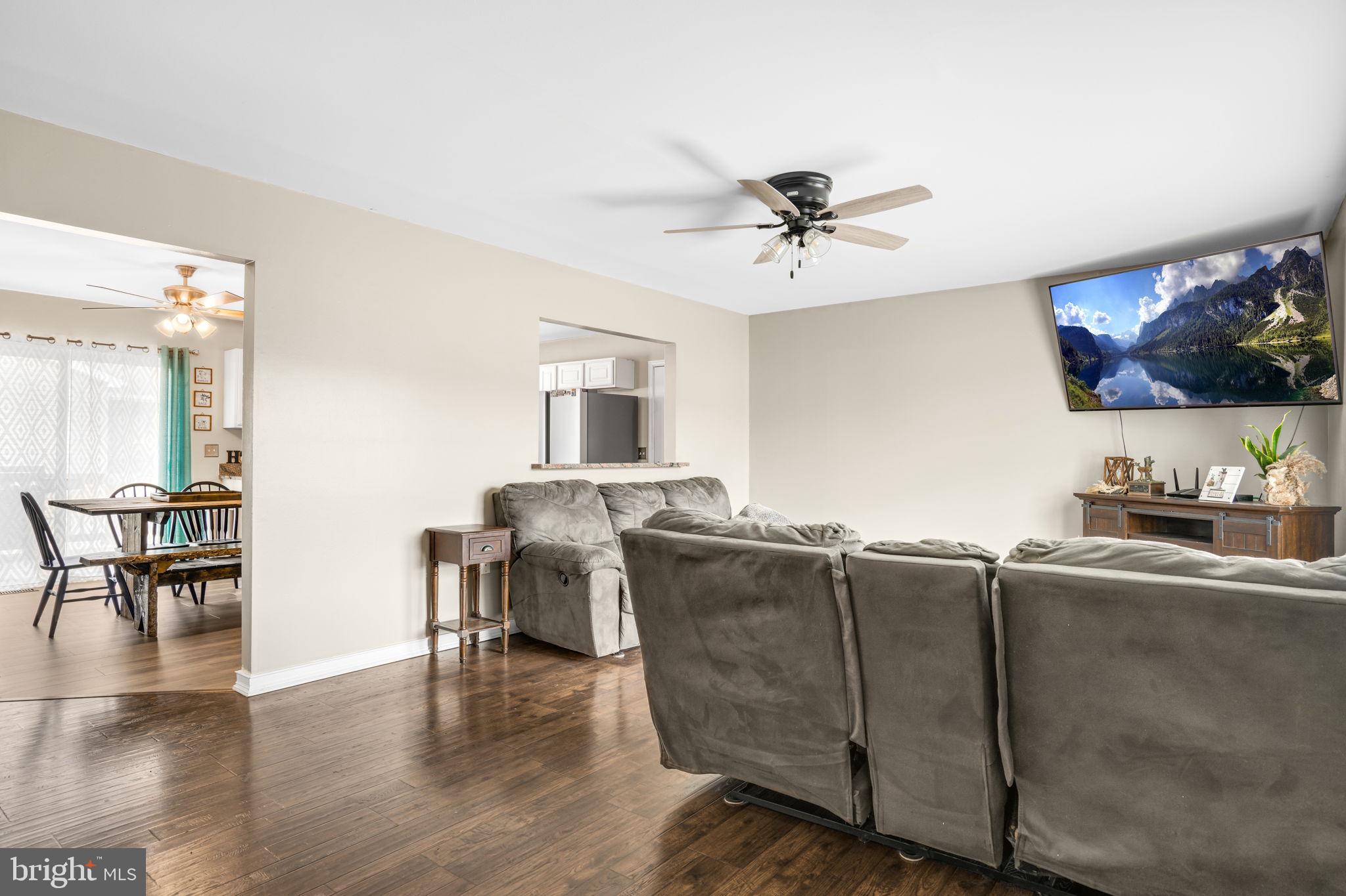 CAPTAIN'S COVE - Residential