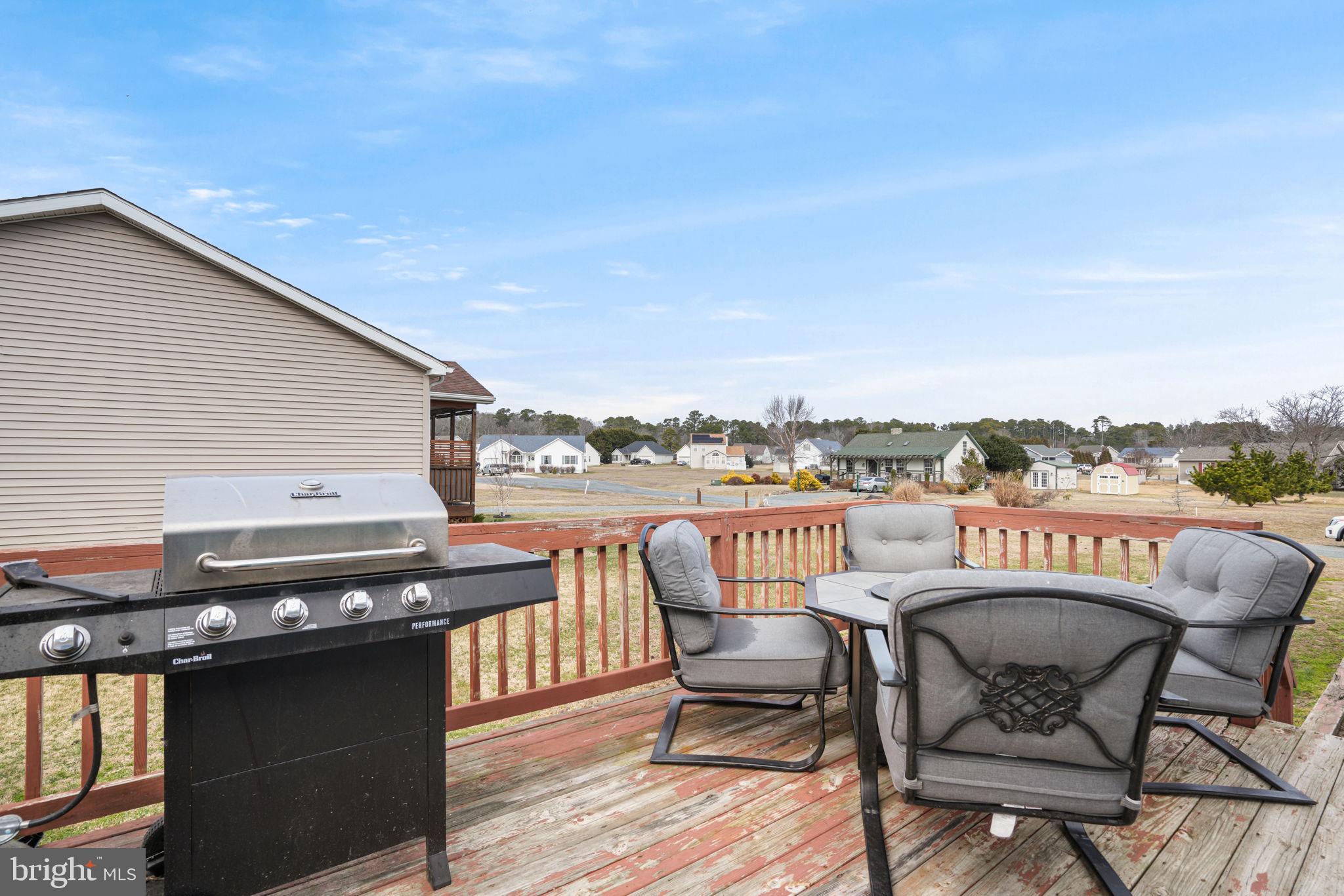 CAPTAIN'S COVE - Residential