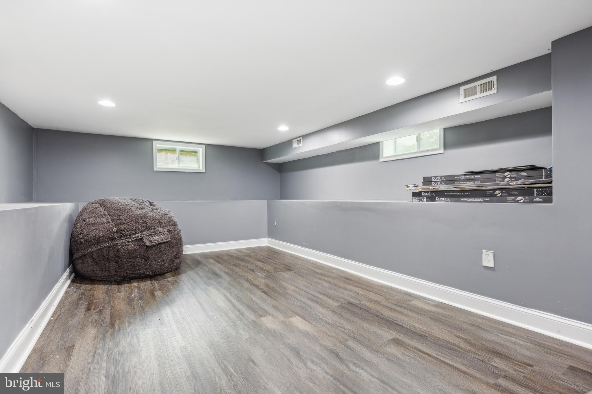 FERNDALE HEIGHTS - Residential