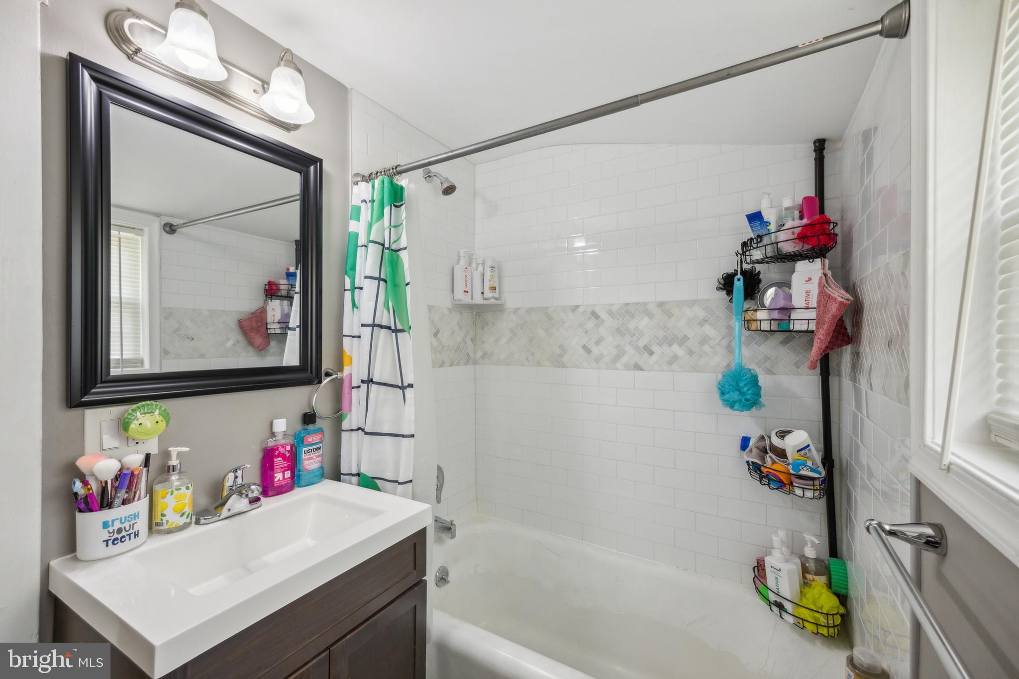 FERNDALE HEIGHTS - Residential