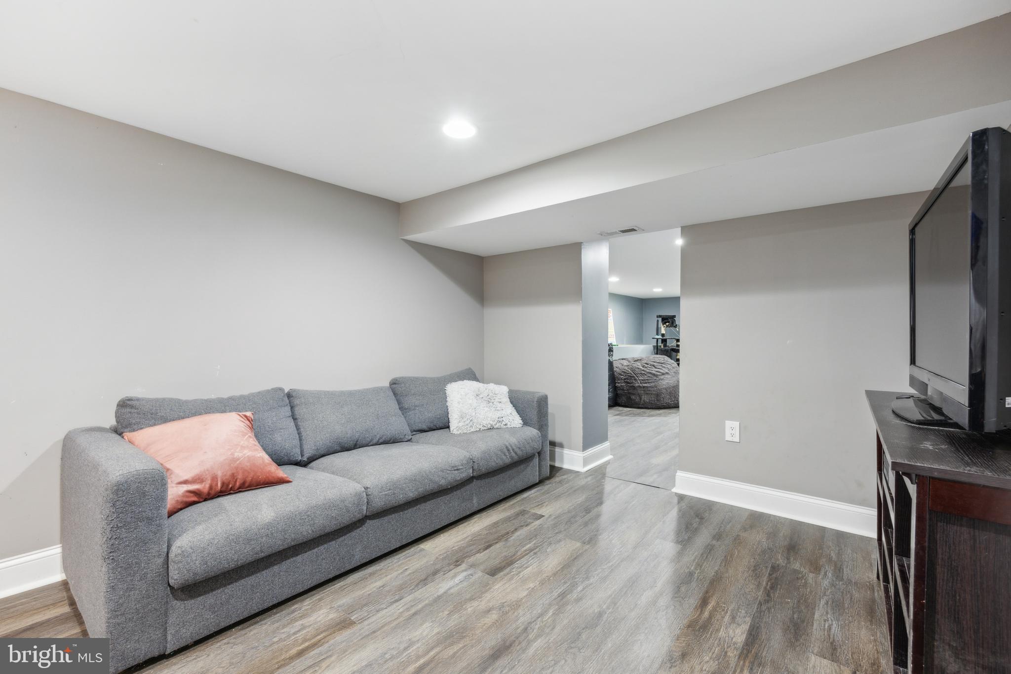 FERNDALE HEIGHTS - Residential