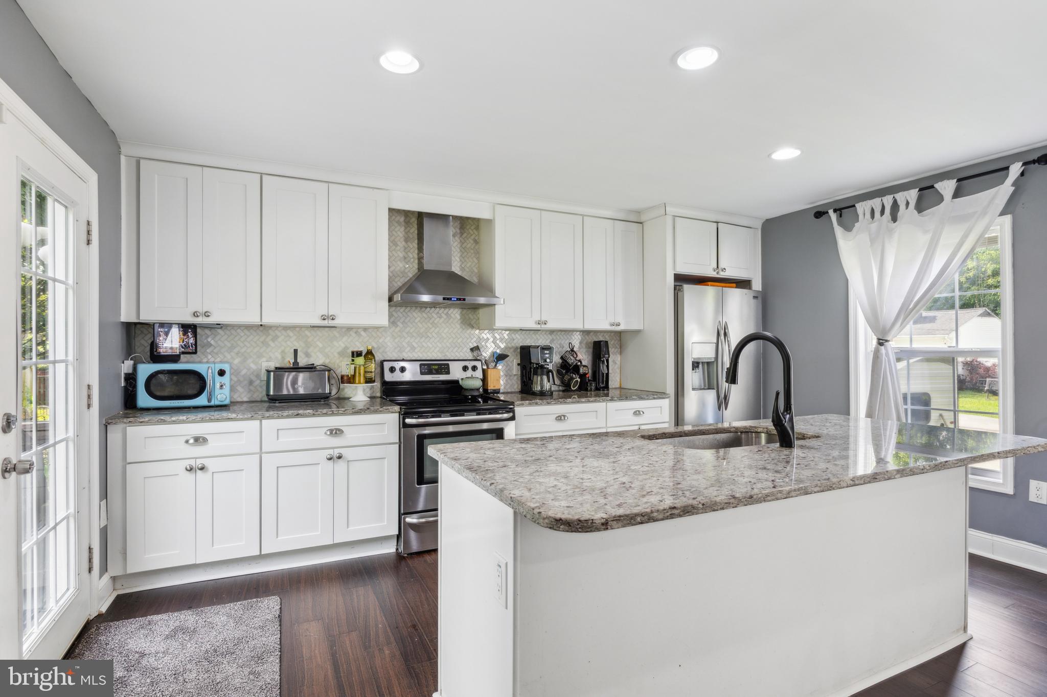 FERNDALE HEIGHTS - Residential