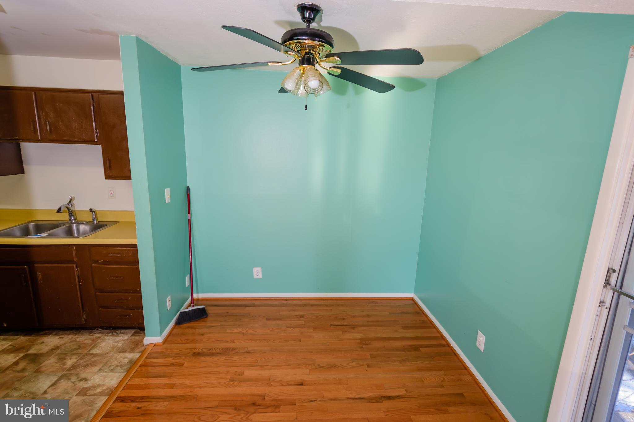 WHISKEY BOTTOM - Residential