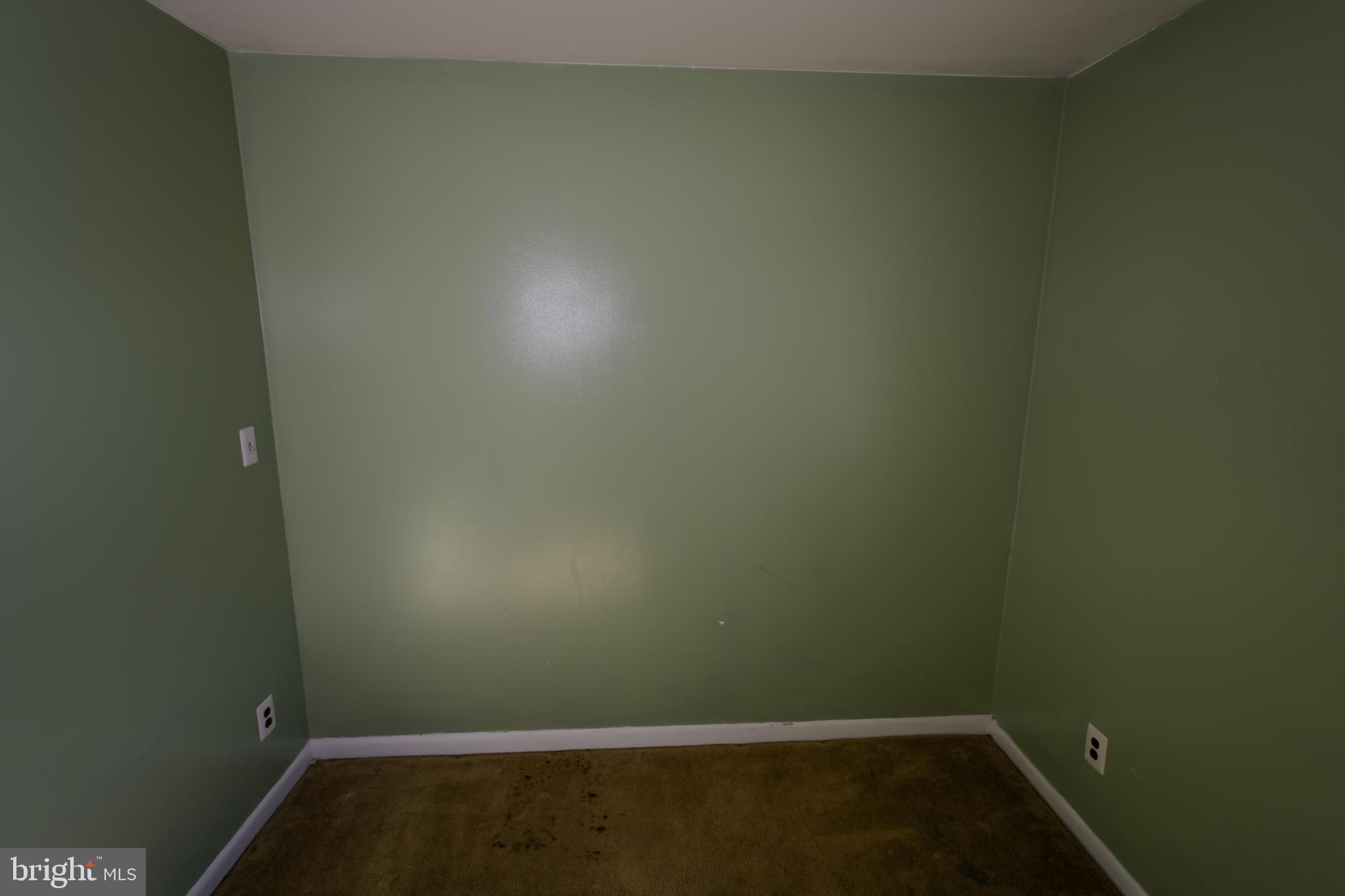 WHISKEY BOTTOM - Residential