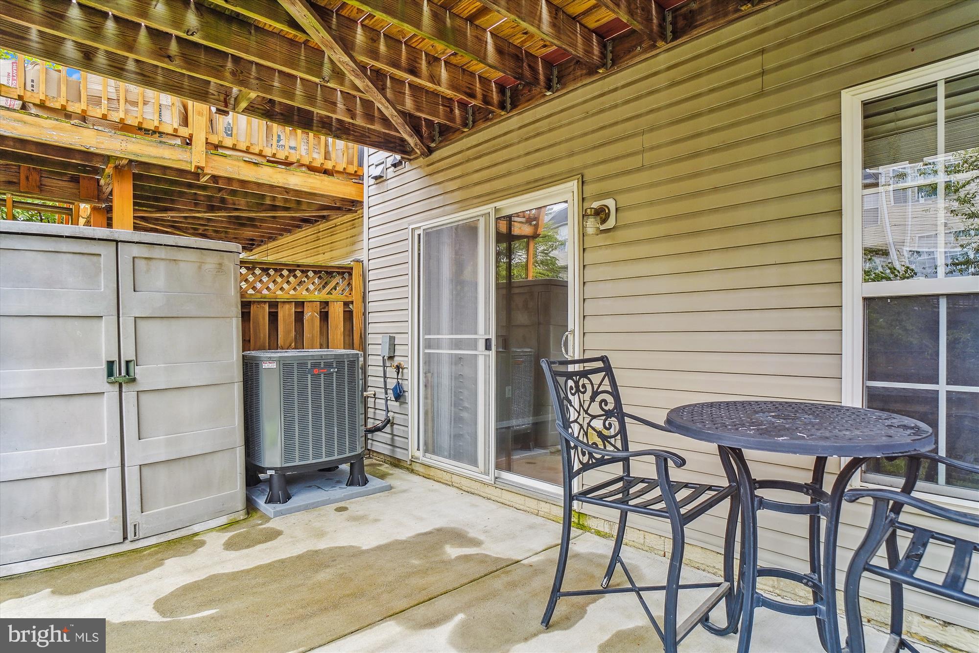 NORTH CROSSING - Residential Lease