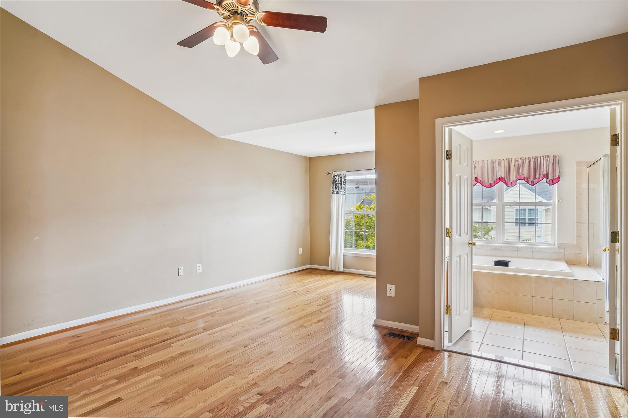 NORTH CROSSING - Residential Lease