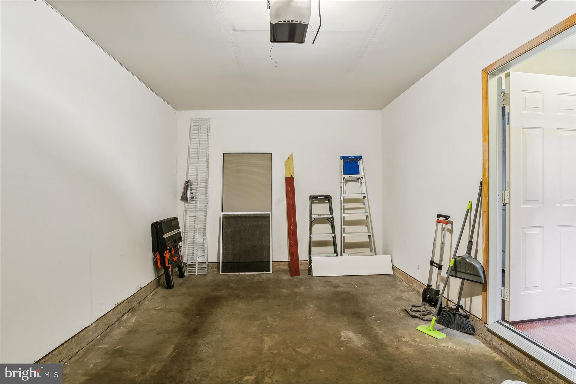 NORTH CROSSING - Residential Lease