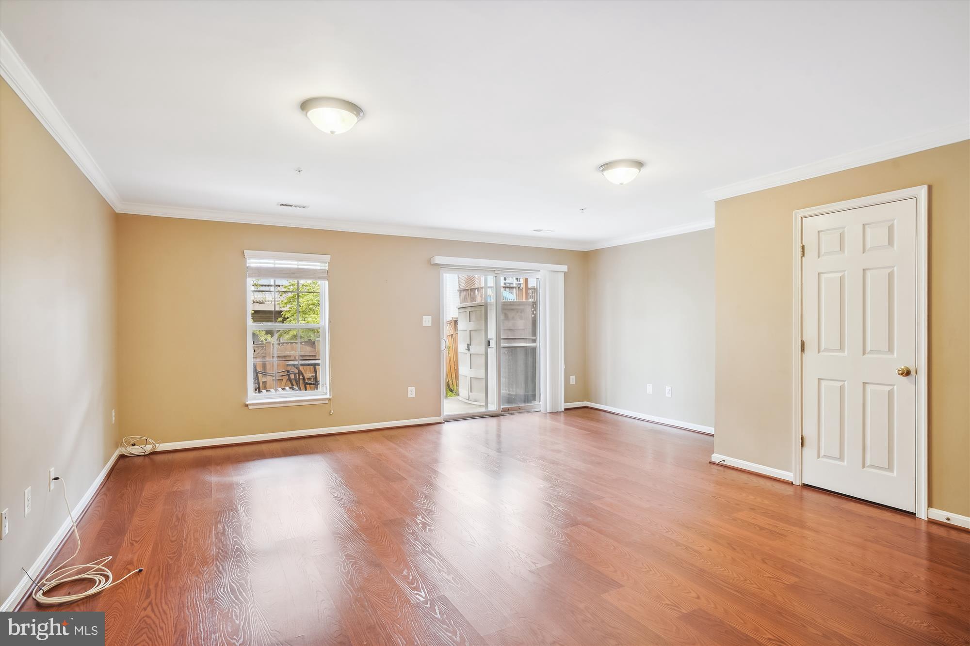 NORTH CROSSING - Residential Lease