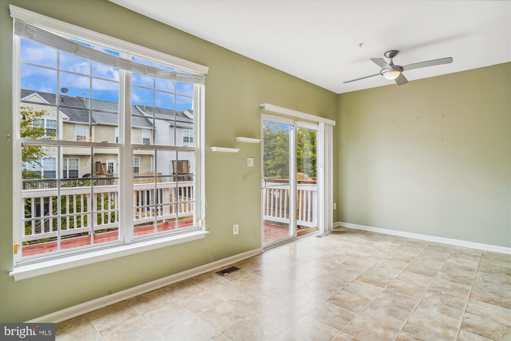 NORTH CROSSING - Residential Lease