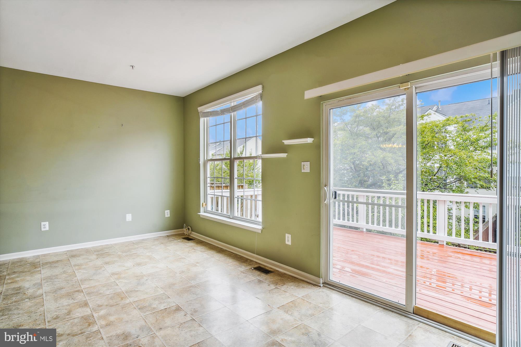 NORTH CROSSING - Residential Lease