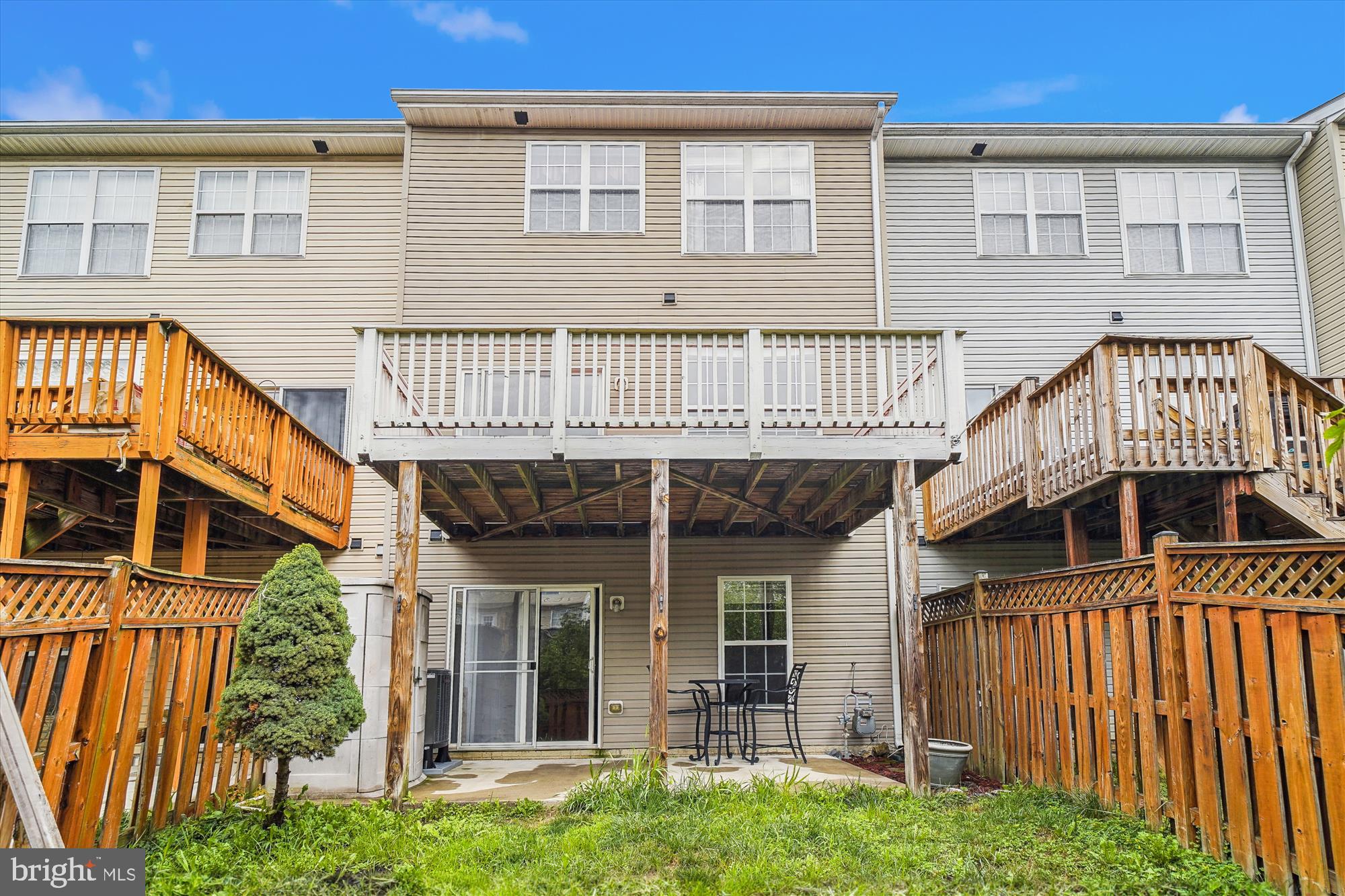 NORTH CROSSING - Residential Lease