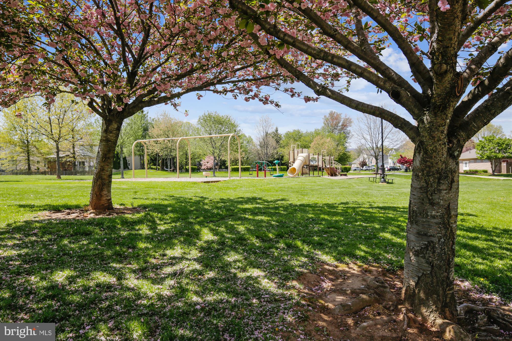 NORTH CROSSING - Residential Lease