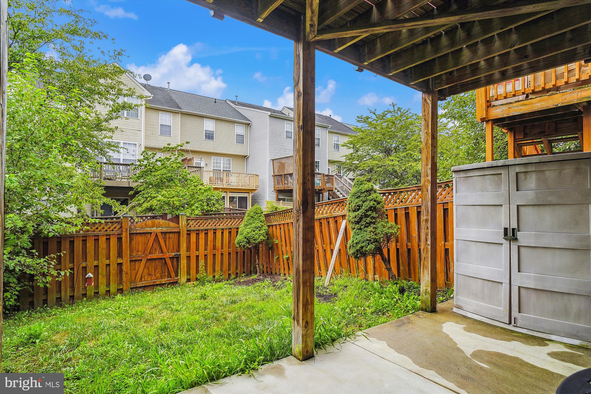 NORTH CROSSING - Residential Lease