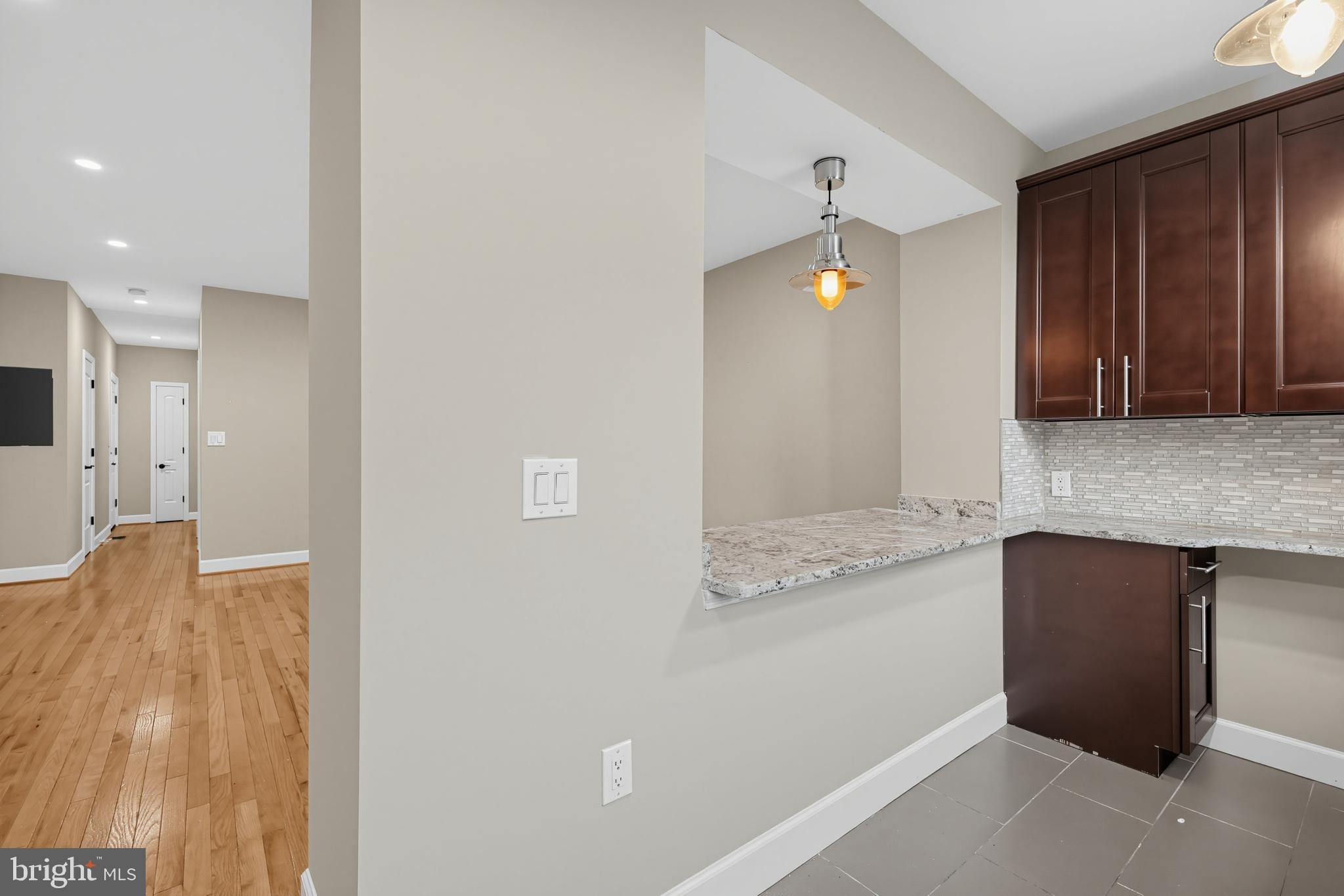 208 T STREET NE 1