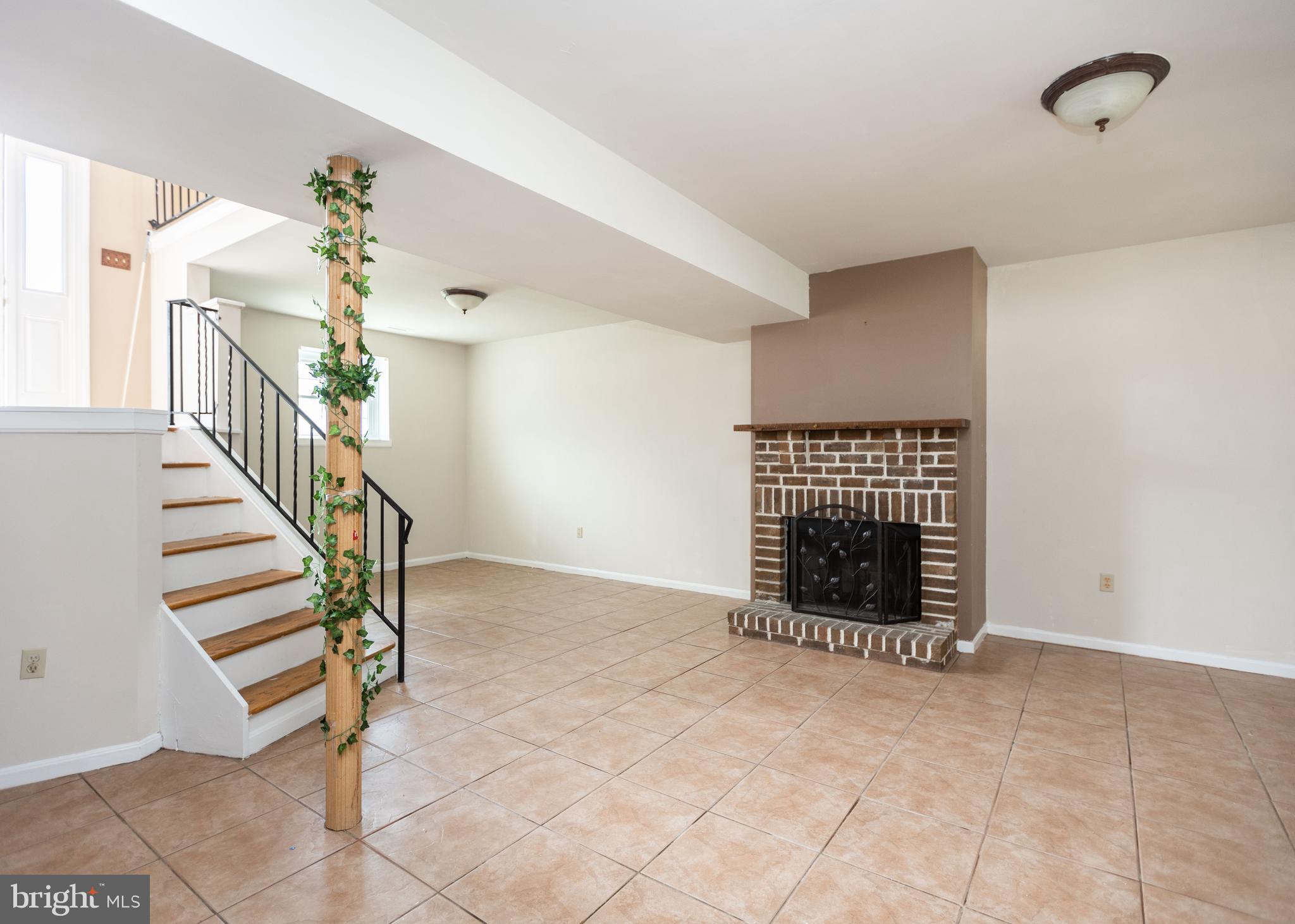 IVY SPRING TERRACE - Residential