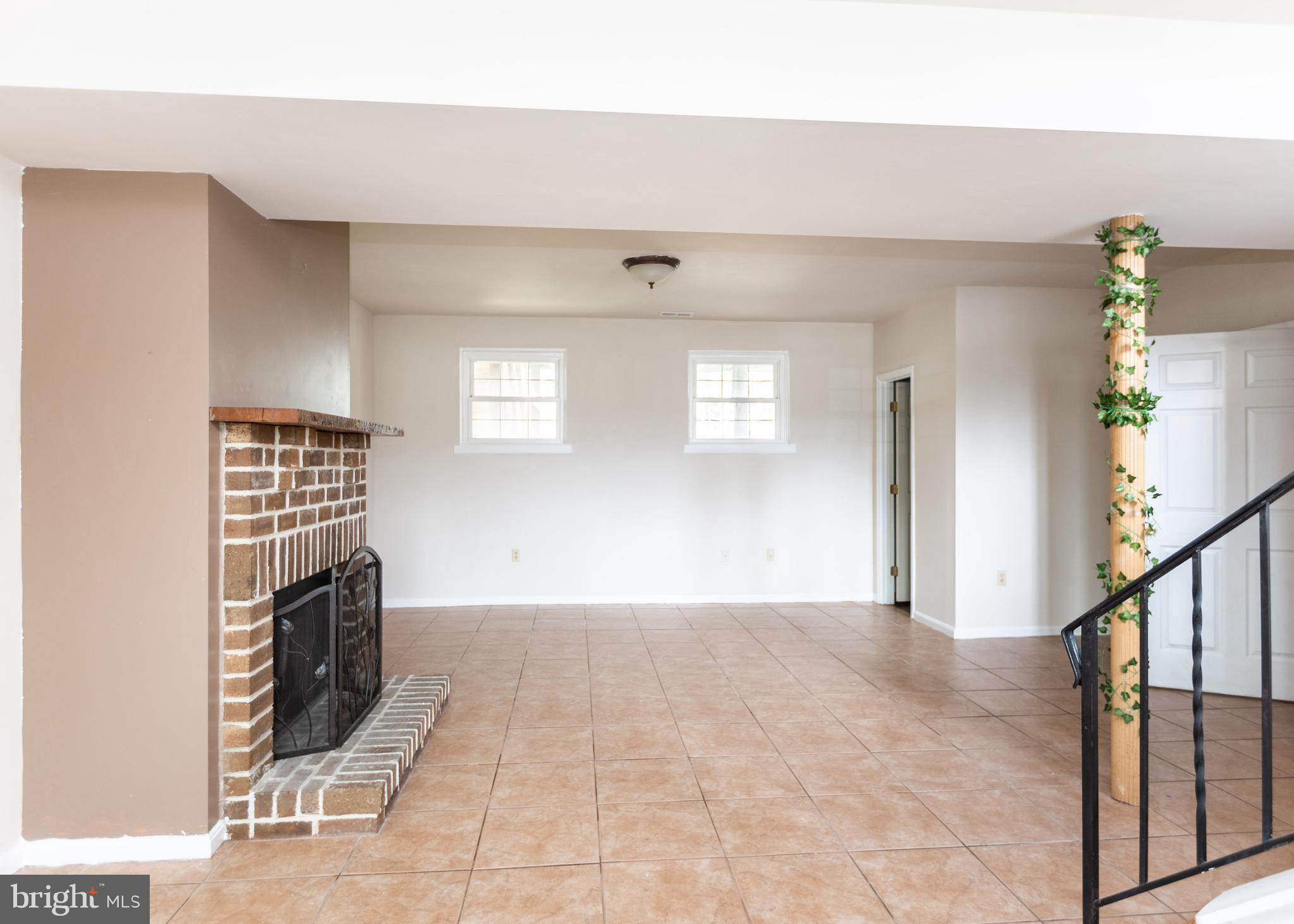 IVY SPRING TERRACE - Residential