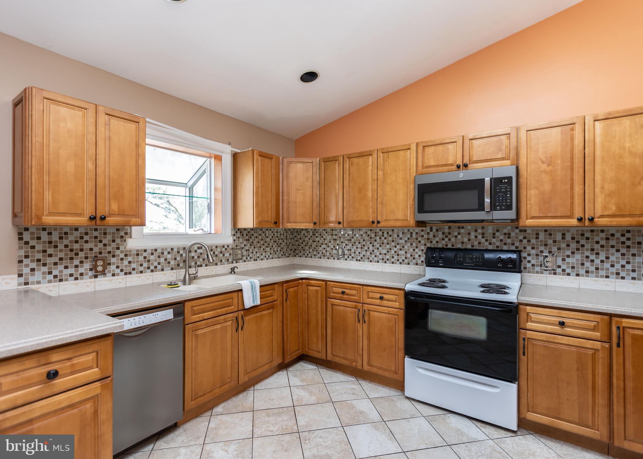 IVY SPRING TERRACE - Residential